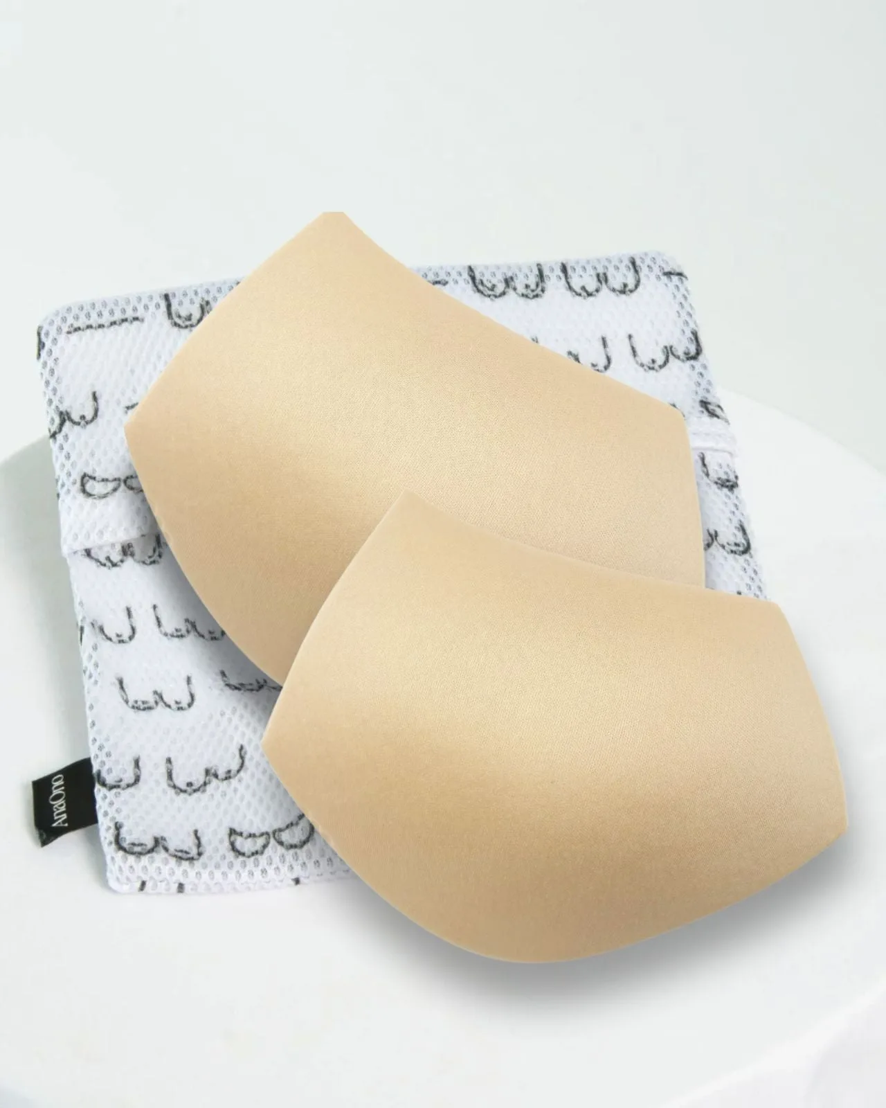 مقارنة: طقم حشوات مونيكا مقابل حشوات F(oo)B