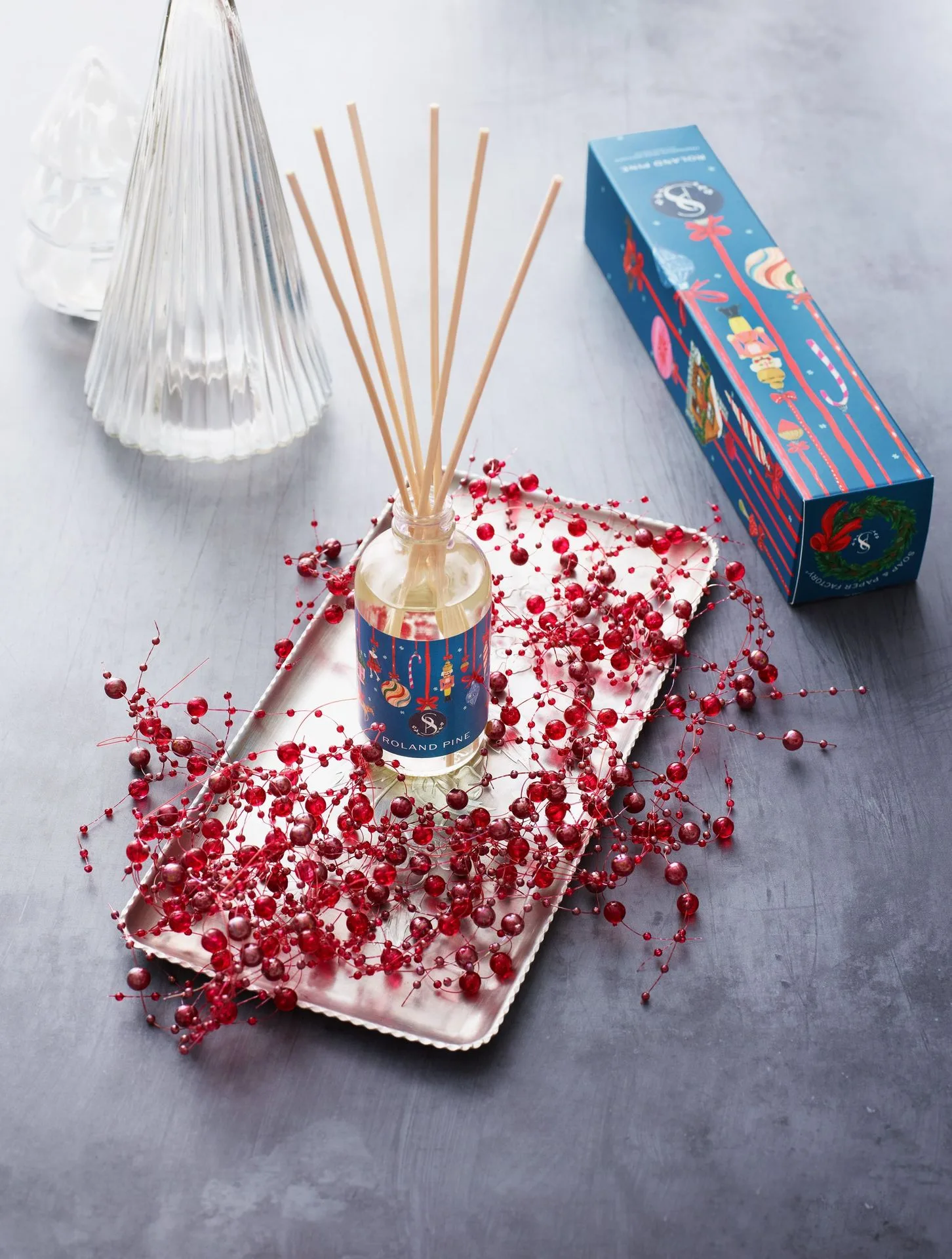 Home for the Holidays Roland Pine Reed Diffuser