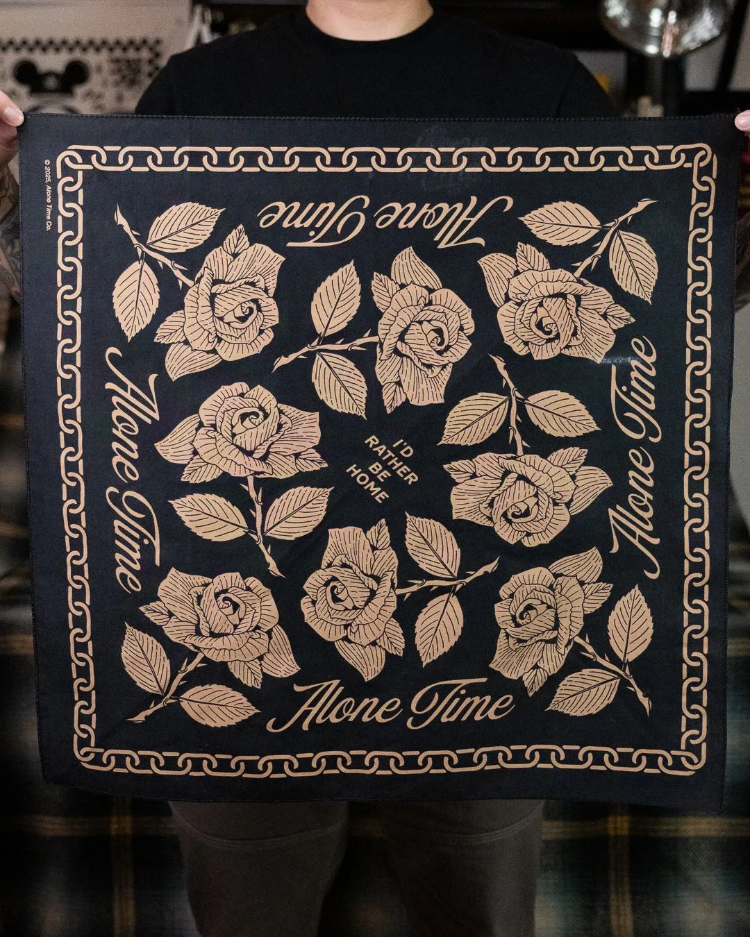 Alone Time 'Rose' - Bandana sérigraphié - 22"x22"