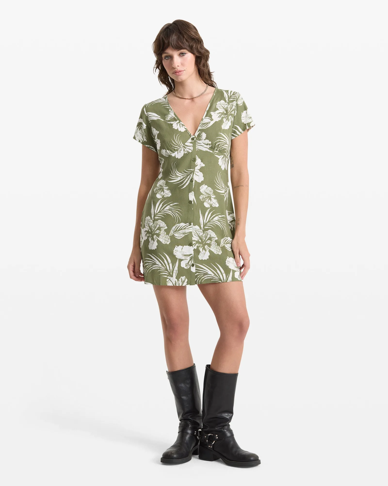 How to Choose Mini Dresses for Beach Parties