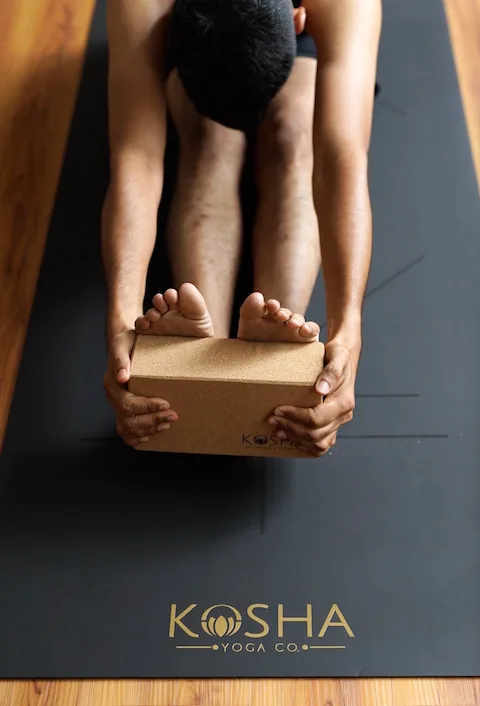 Cómo limpiar y guardar tu esterilla de yoga para que dure más