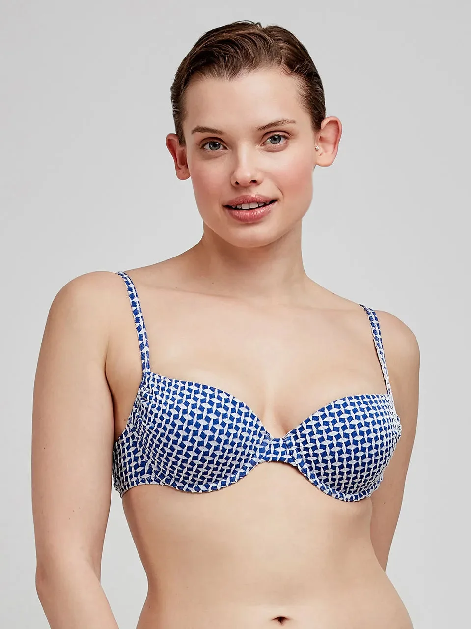 Top bikini con aro y foam en tejido de estructura