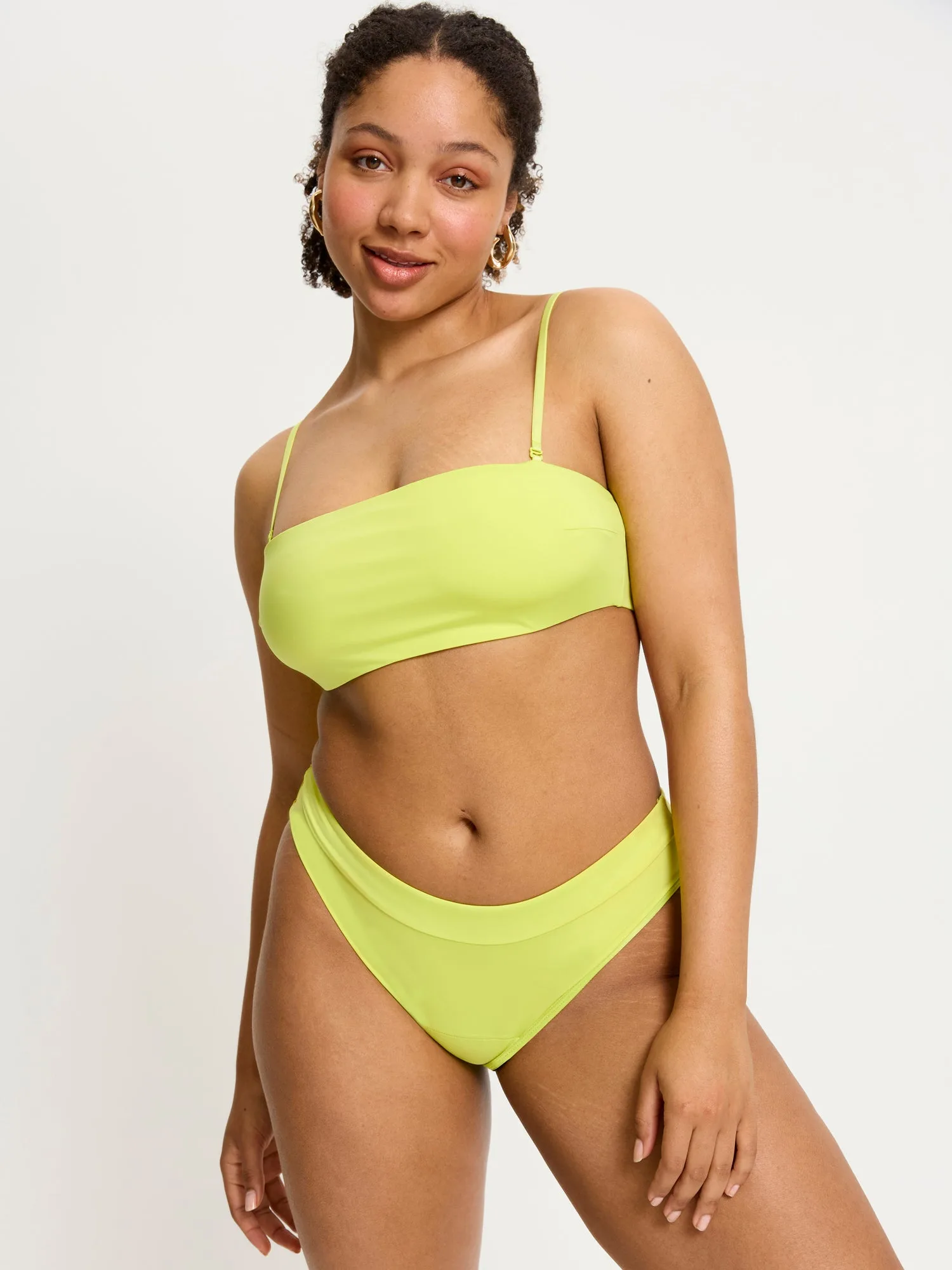 Hoe je jouw bh-cami styled voor alledaagse outfits