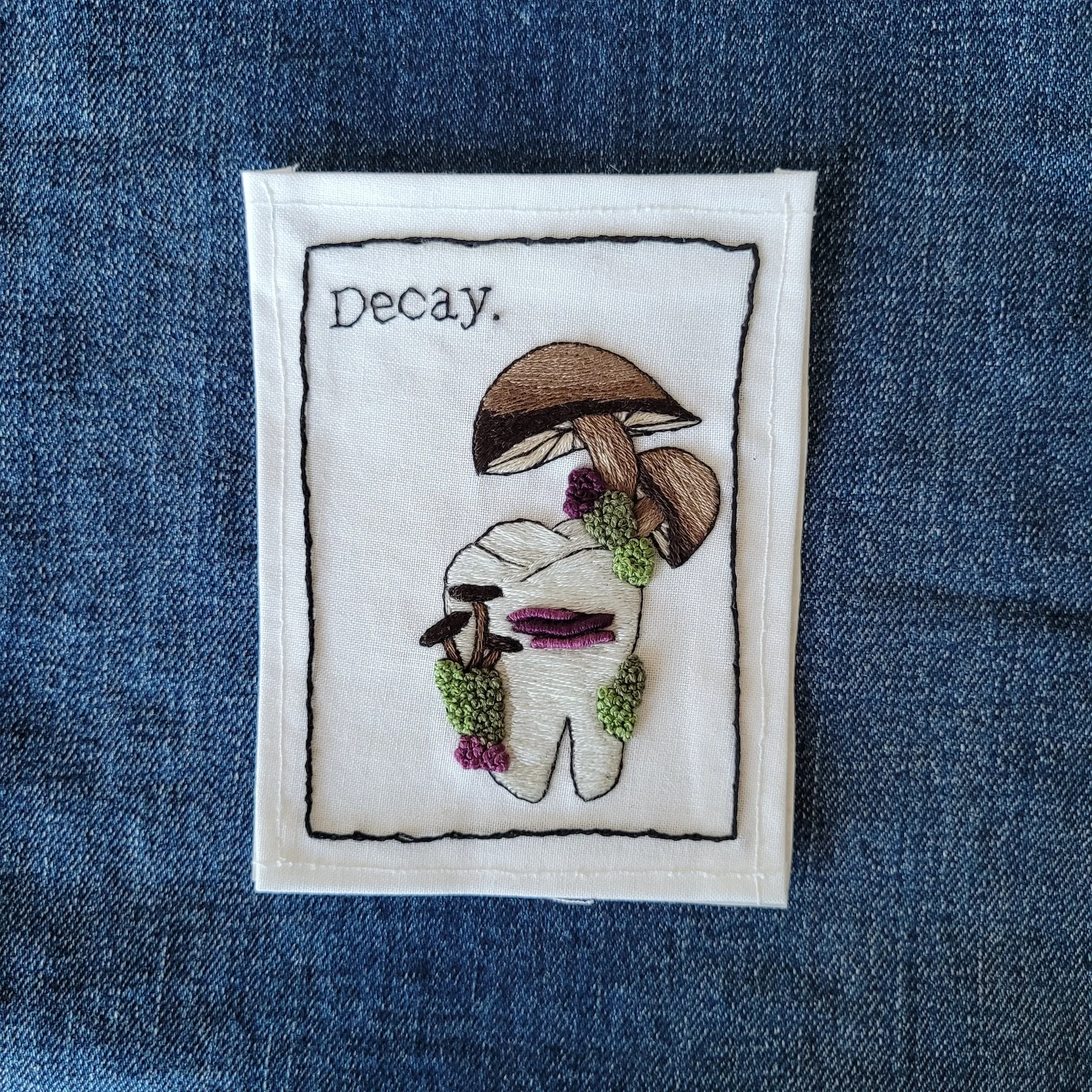 デニムに刺繍パッチを傷めず縫う方法