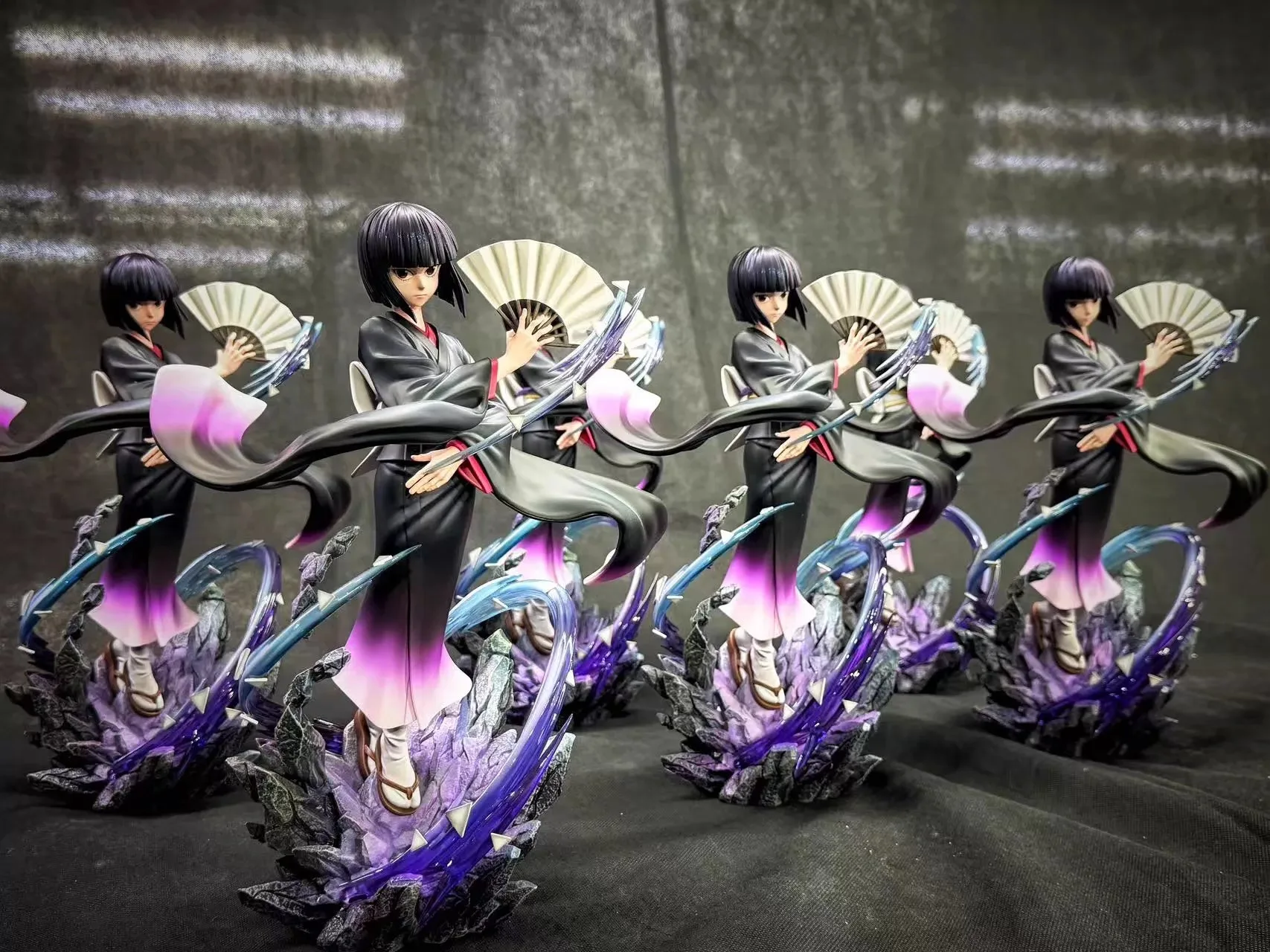 Estátua 2B vs. A2: Comparação de Figuras de NieR Automata