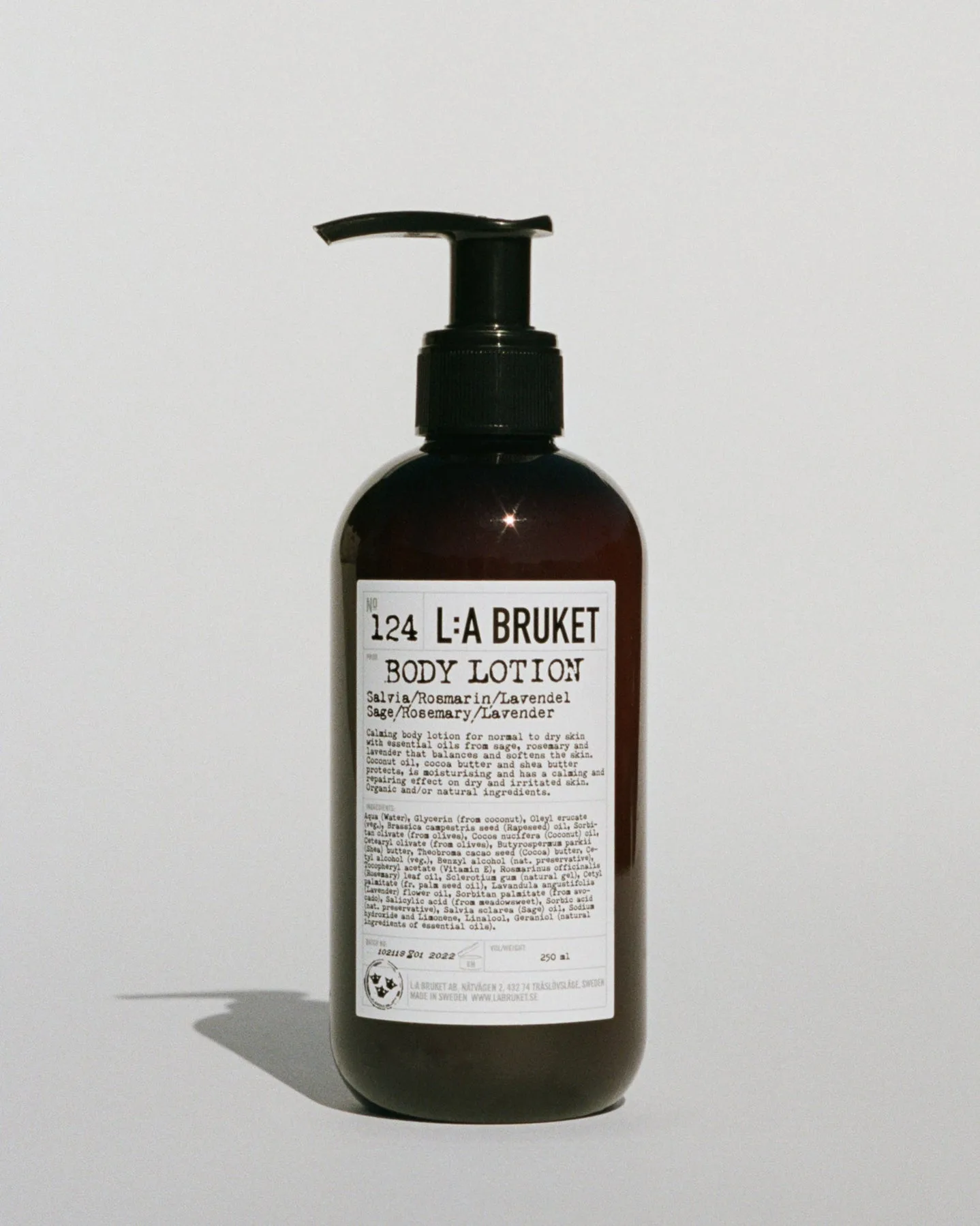 How to Exfoliate with a Sea Salt Scrub Without Irritating Skin: Gentle Tips for a Smooth Glow