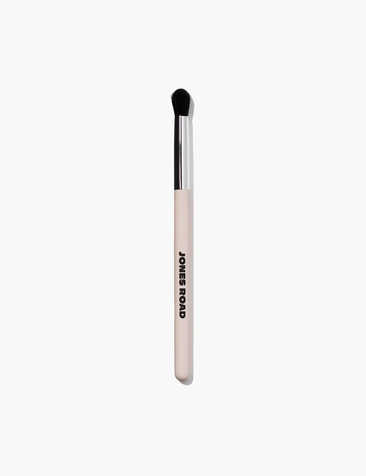 The Art of Applying Eyeshadow for Hooded Eyes: Tips and Product Picks