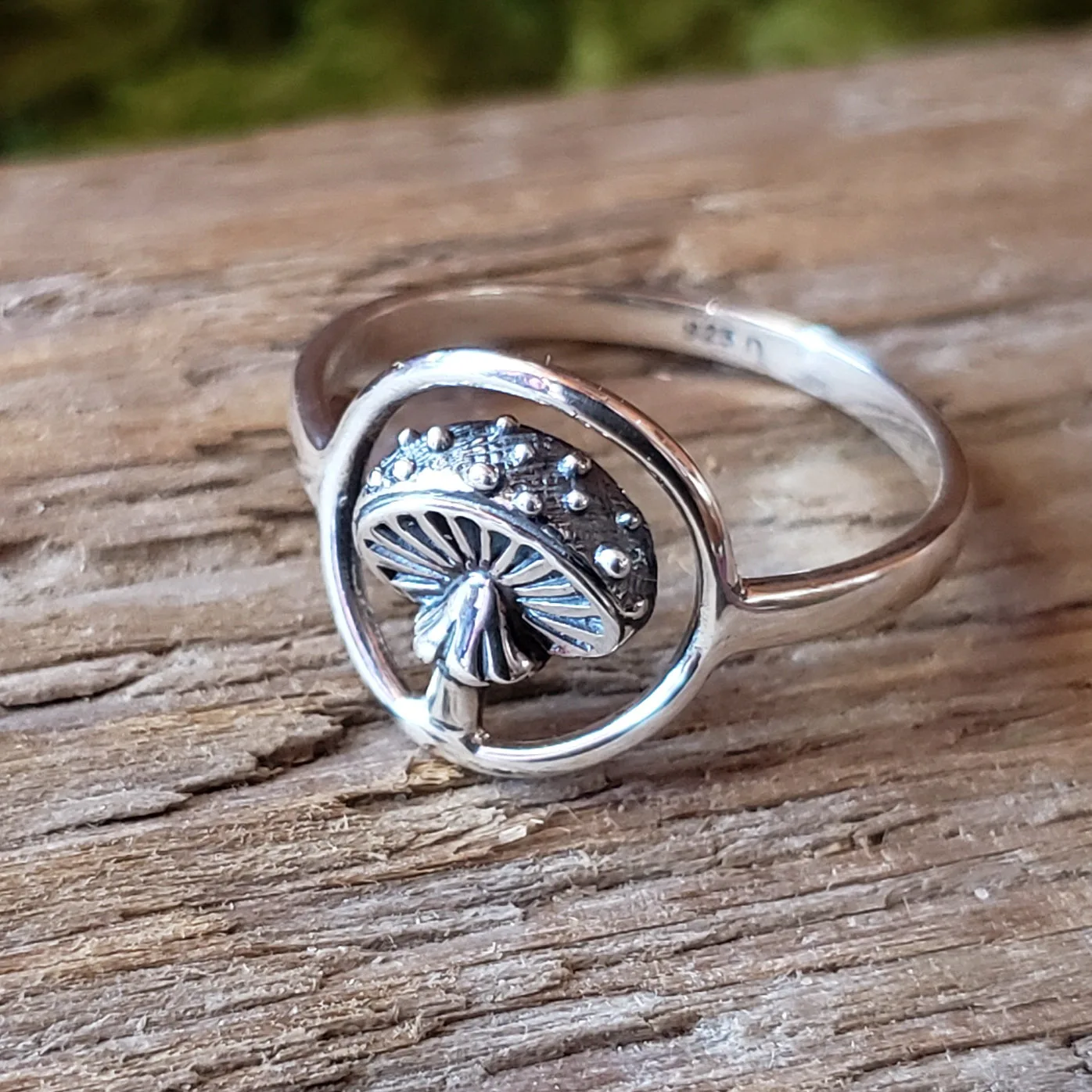 Mushroom vs Snake Rings: Which Sterling Silver Design Fits You?