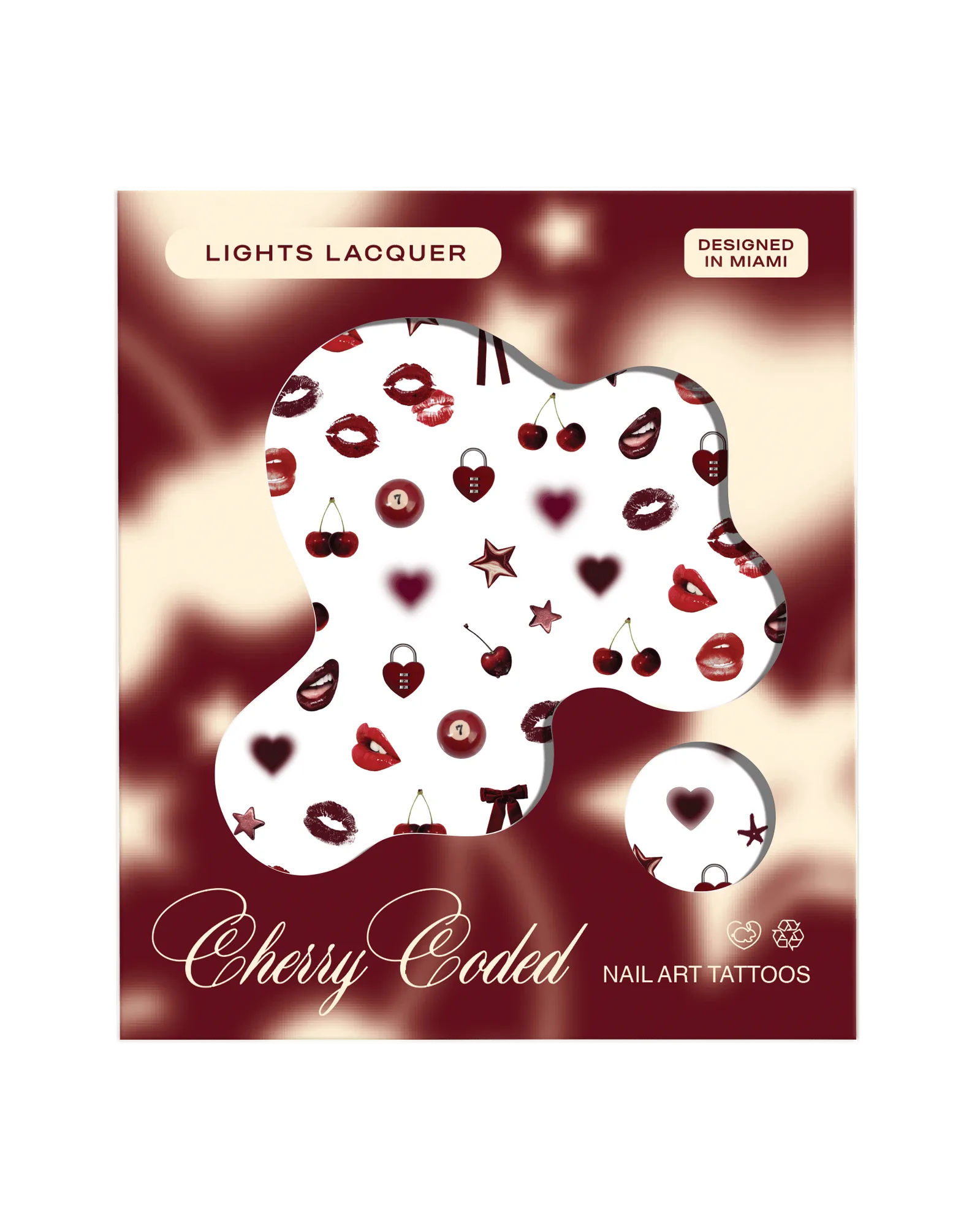 Zo breng je Cherry Coded nageltattoos aan voor een fruitige look