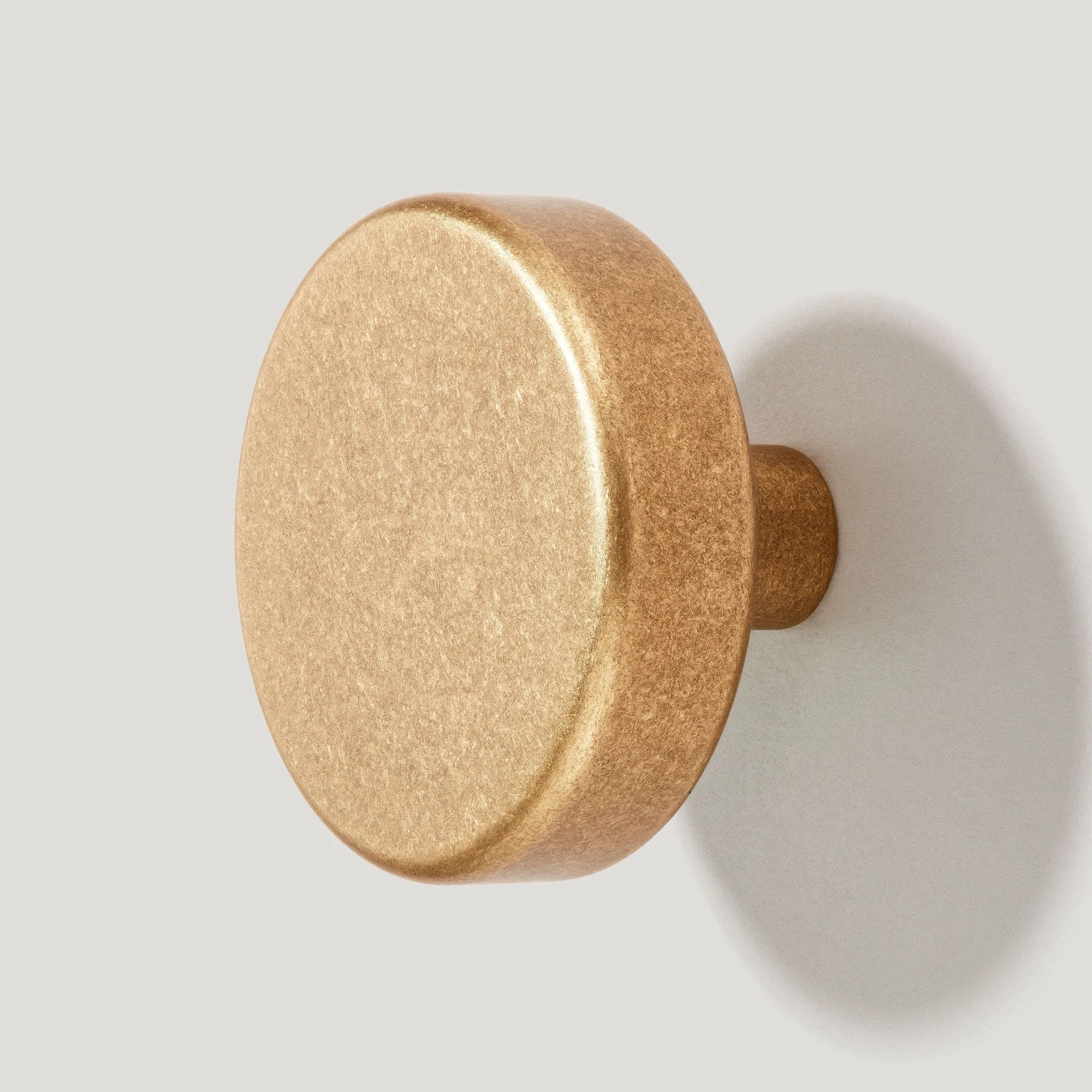 Brass Hooks vs Bronze Hooks for Entryways