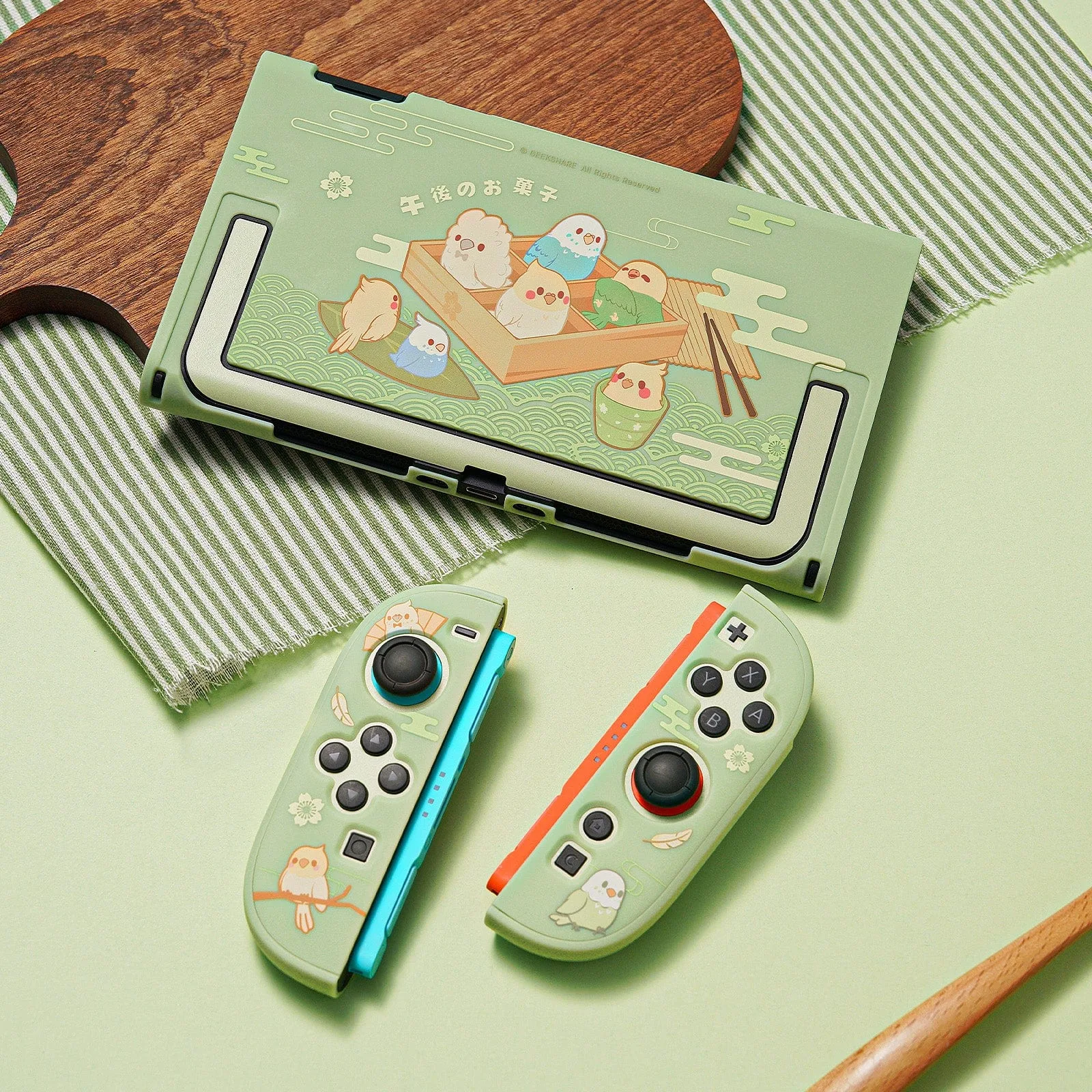 Funda protectora GeekShare Little Parrots con soporte
