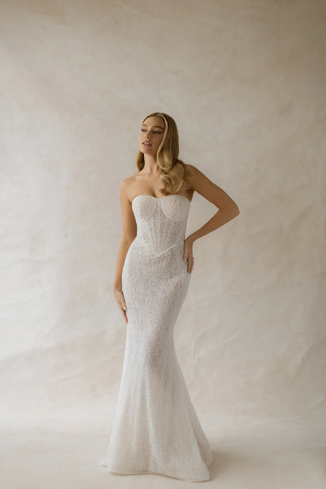 E552 Browne Gown Size Guide