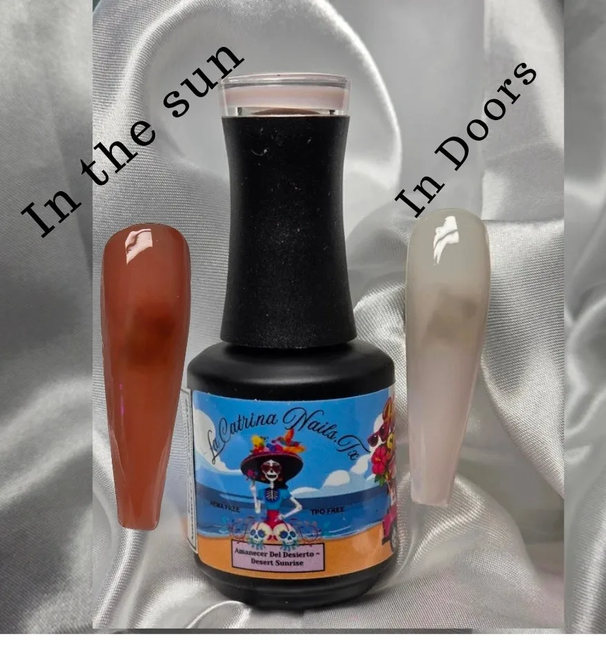 Amanecer Del Desierto ~ Desert Sunrise ~ Esmalte en gel con cambio UV ~ Sin HEMA ni TPO