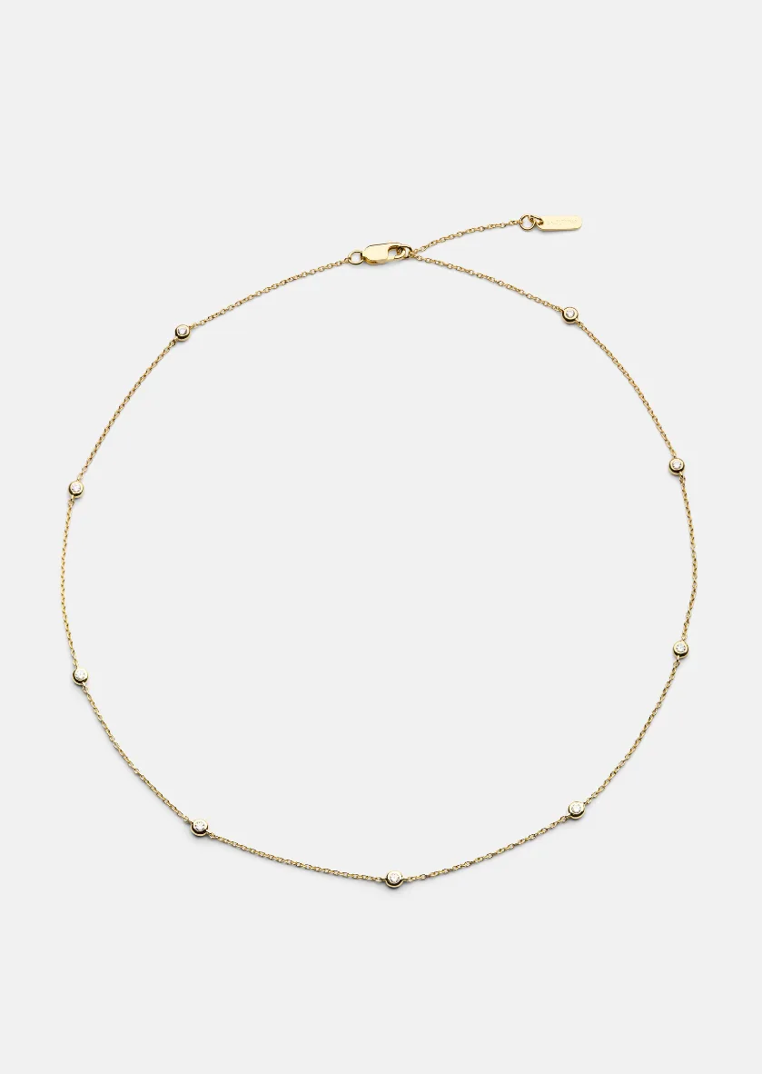 Colares em vermeil dourado vs. banhados a ouro: qual dura mais?