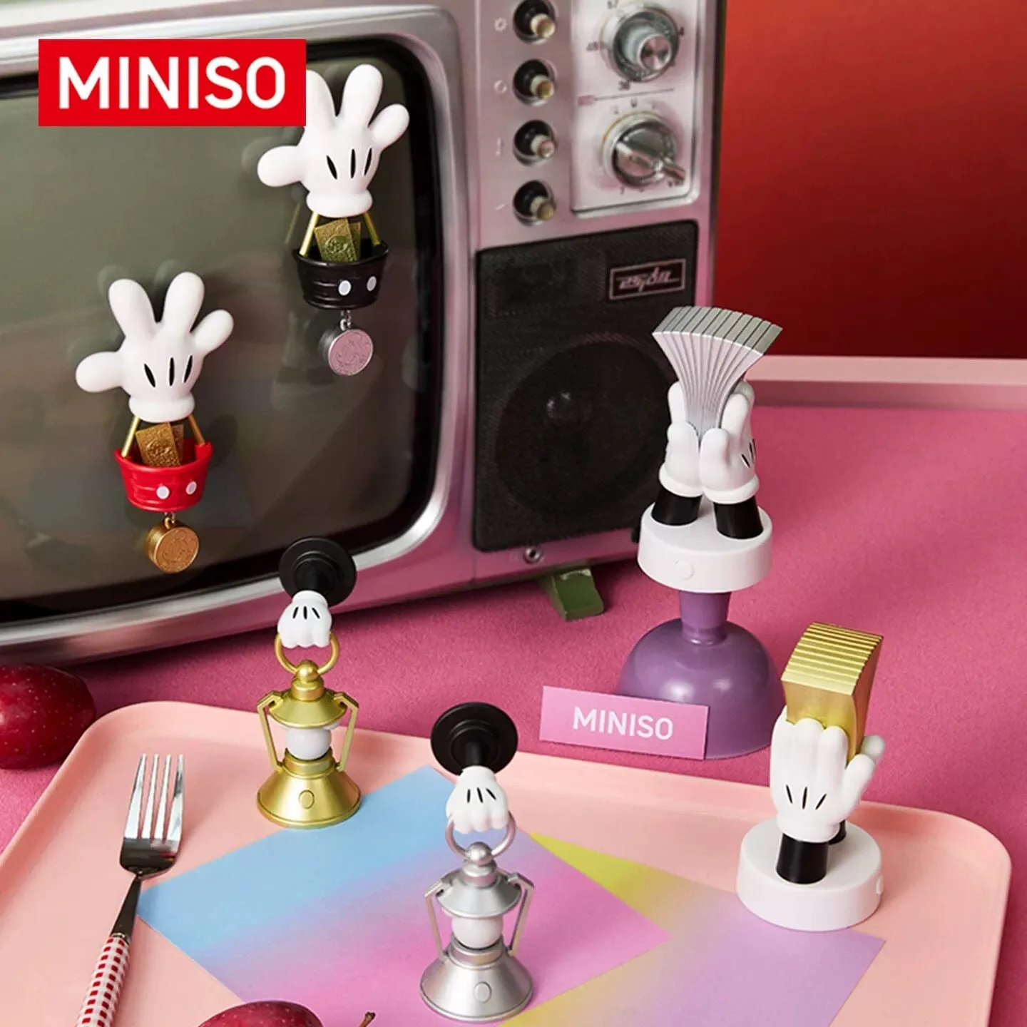 MINISO Disney Mickey แม่เหล็กไฟกลางคืน กล่องสุ่ม มือแห่งโชคลาภ ซีรีส์