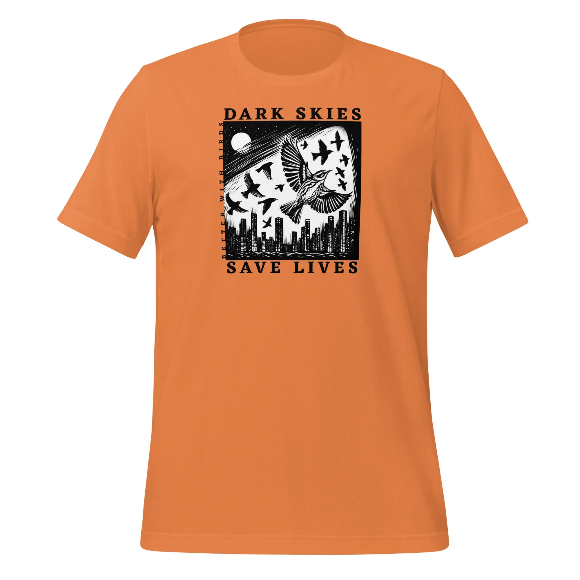Superposer un t-shirt en coton léger pour observer les oiseaux par temps frais