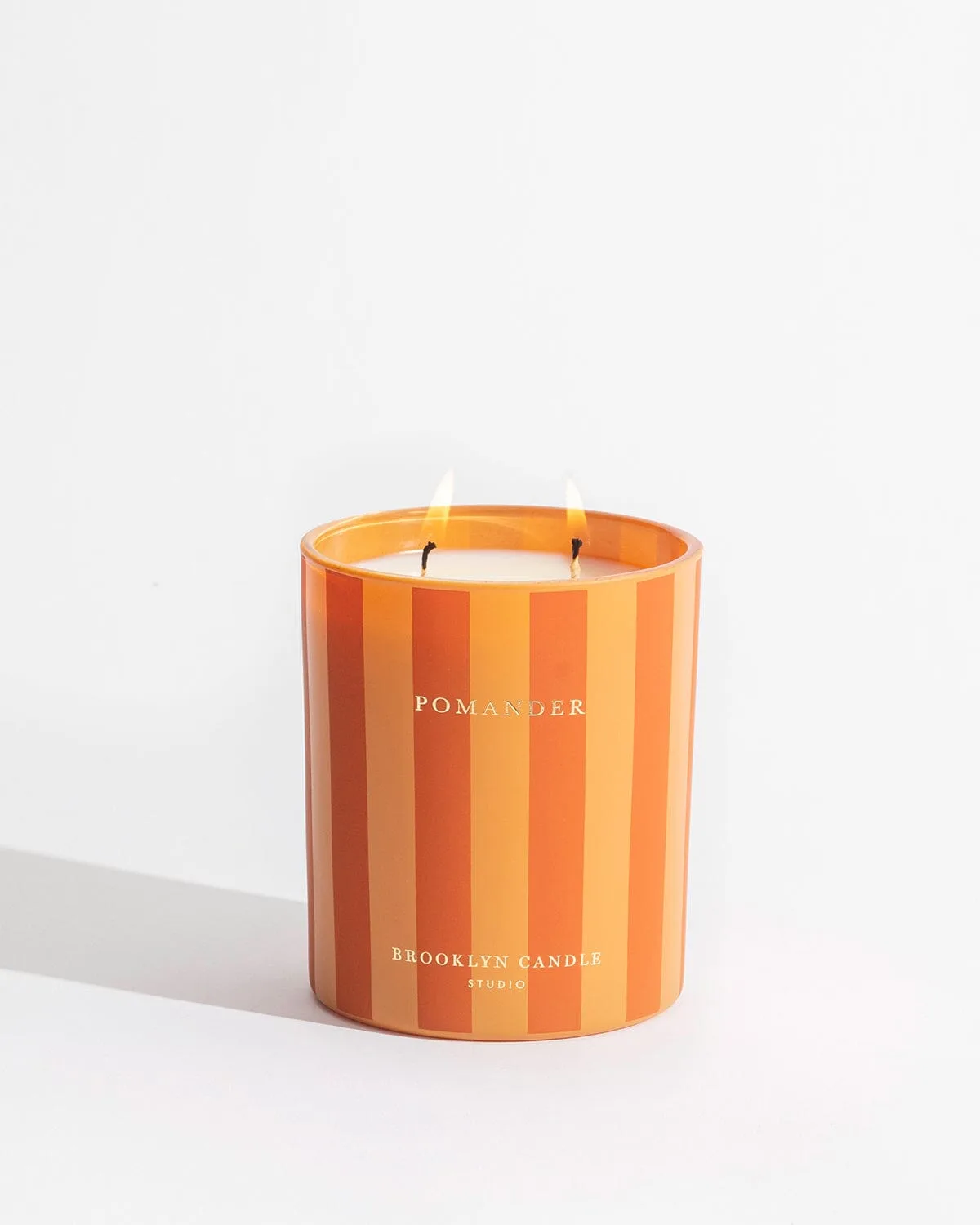 Top 5 Floral Candle Scents for a Romantic Home Atmosphere