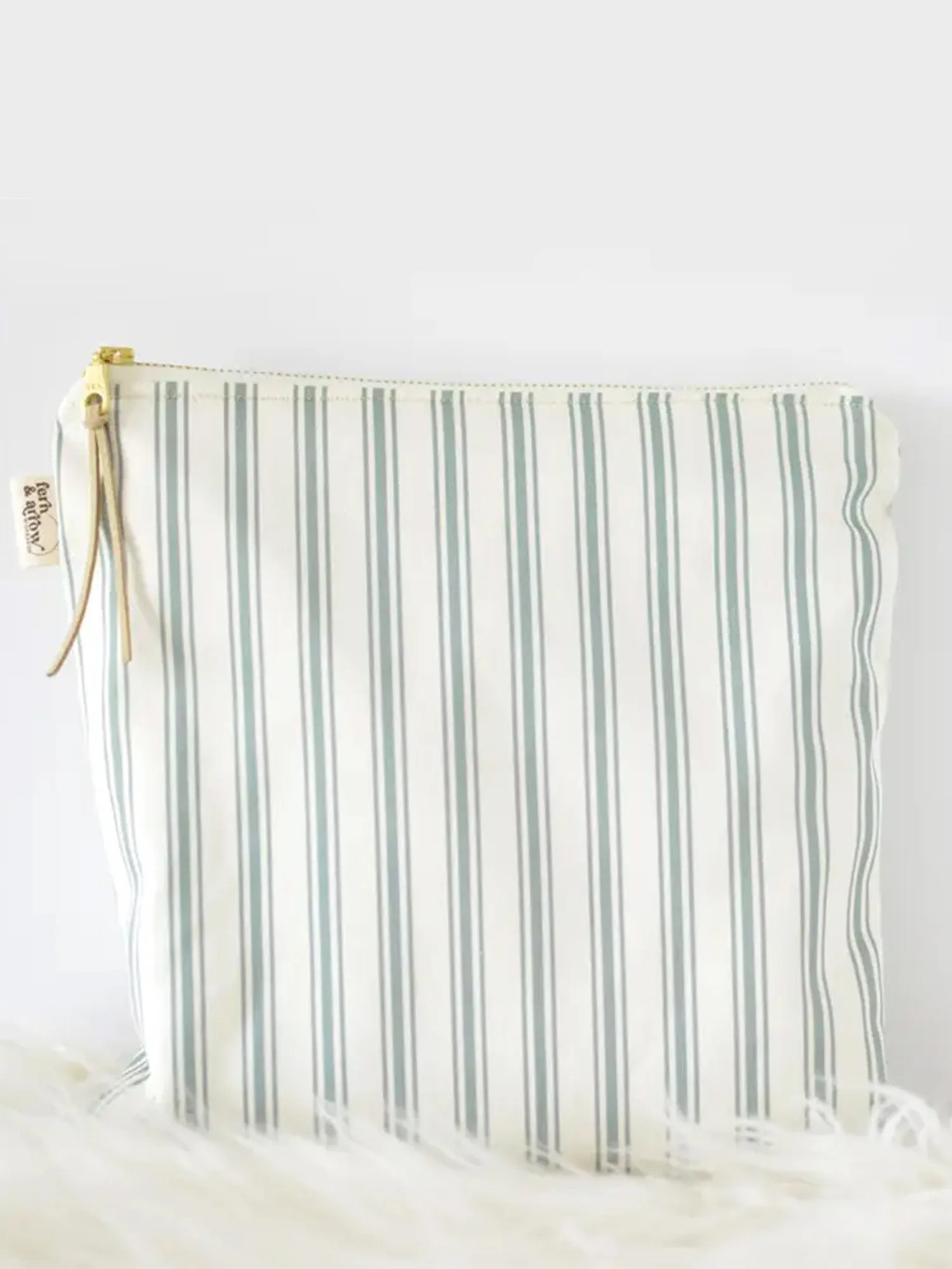 How to Use a Wet Dry Bag for Baby Swim and Messes