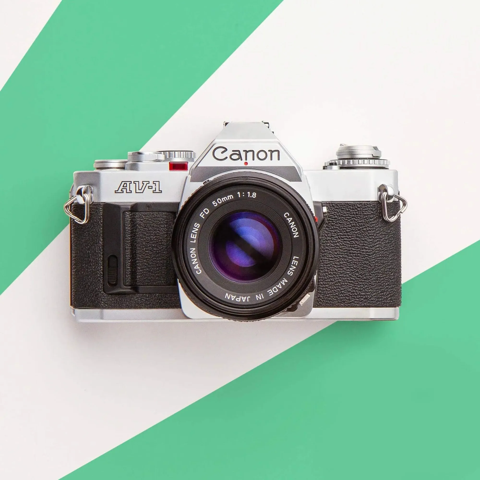 Nikon FG 與 Canon AV-1:該買哪款 35mm 單眼相機?