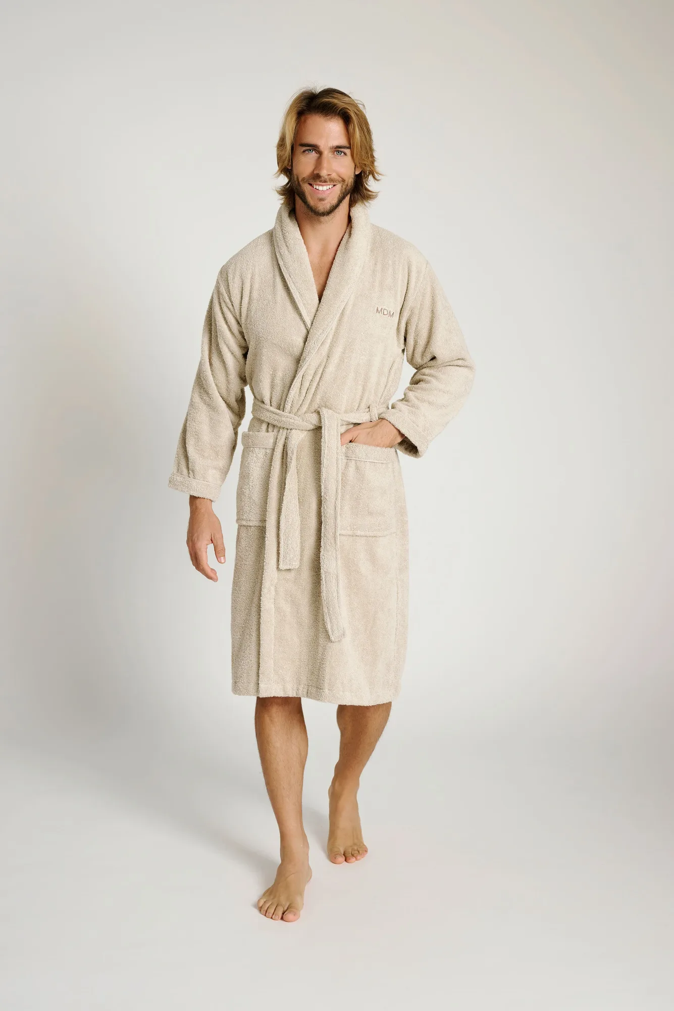 Unisex-Bademantel: Wann tragen und wie pflegen?