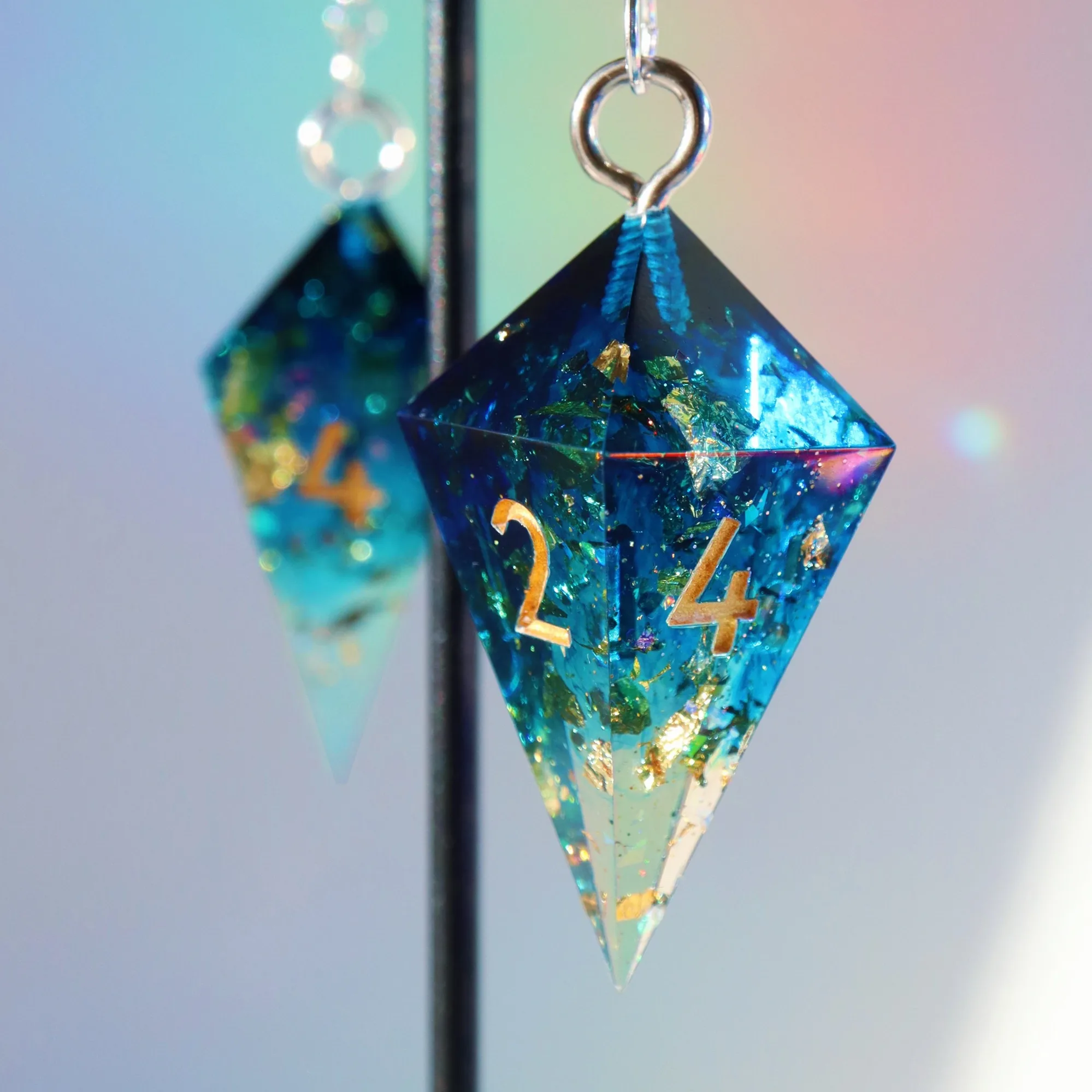 Cómo combinar pendientes Crystal D4 para una noche de juegos