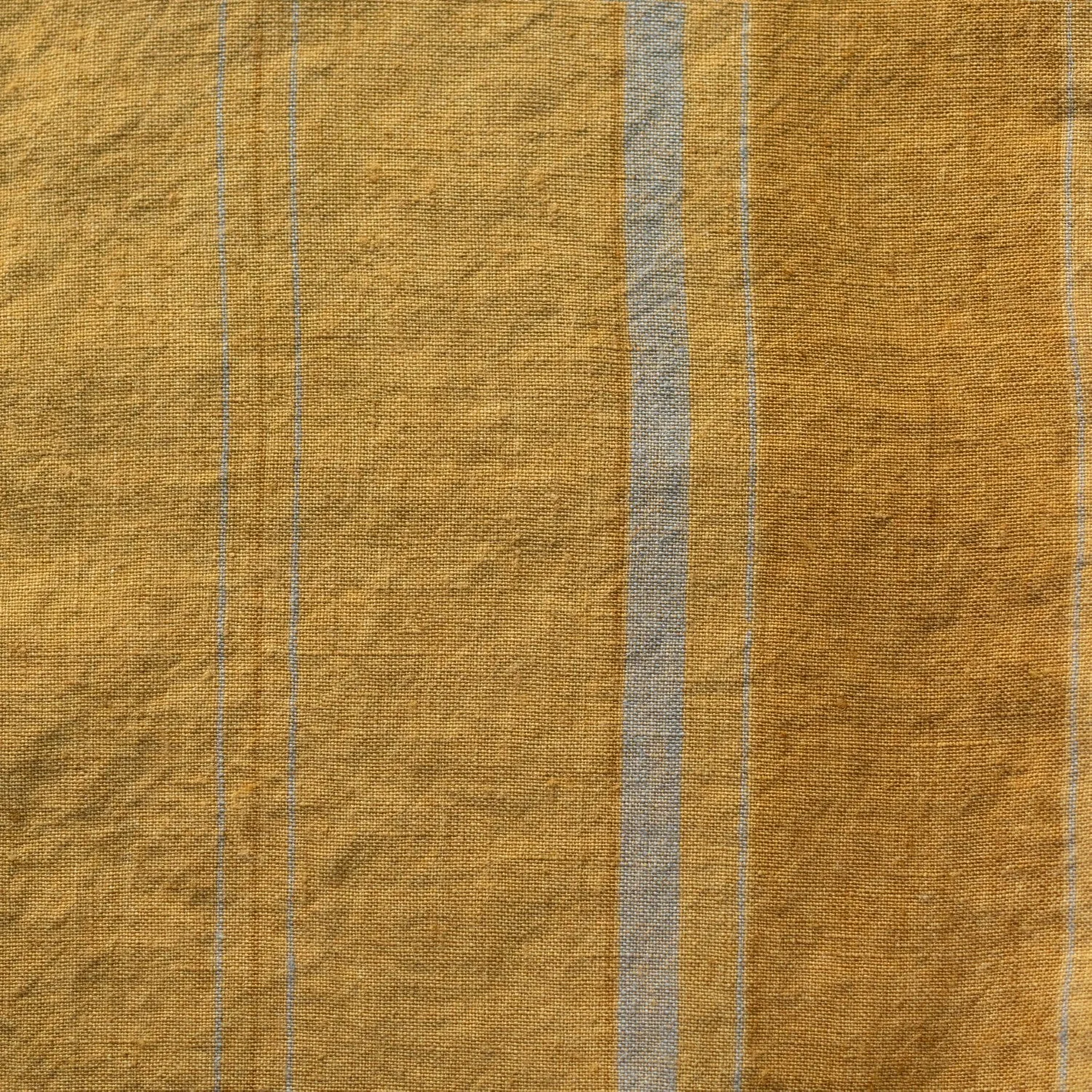 How to Choose the Right Linen Fabric for Sewing Clothes: A Complete Guide