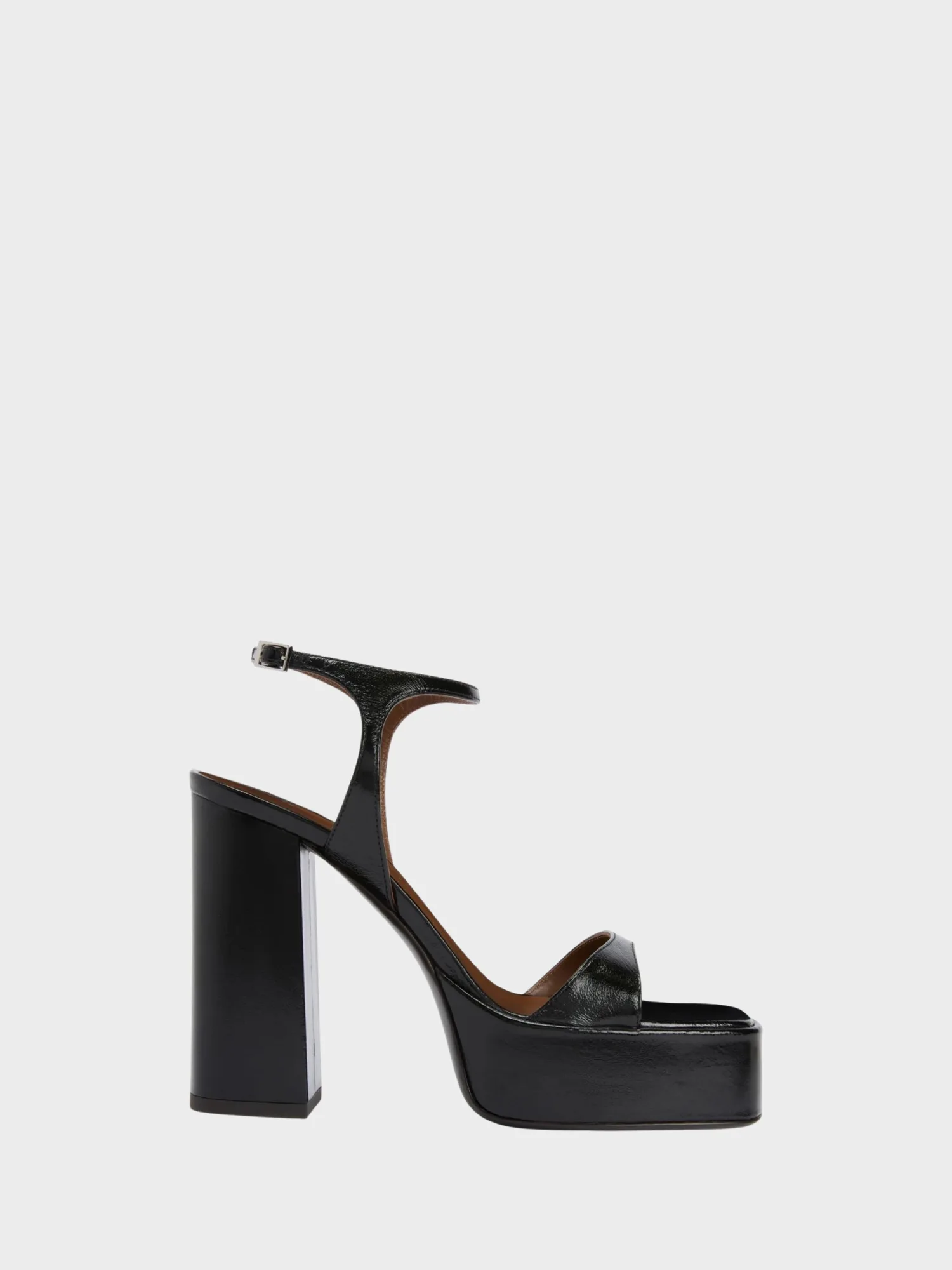 Sandalias de plataforma Giuseppe Zanotti vs. tacones de aguja: comparativa de comodidad