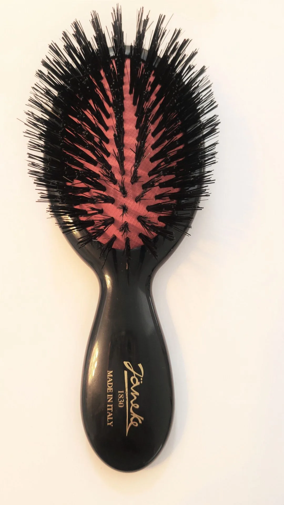 How to Store Your Makeup Brushes to Prevent Damage: Expert Tips for Long-Lasting Tools