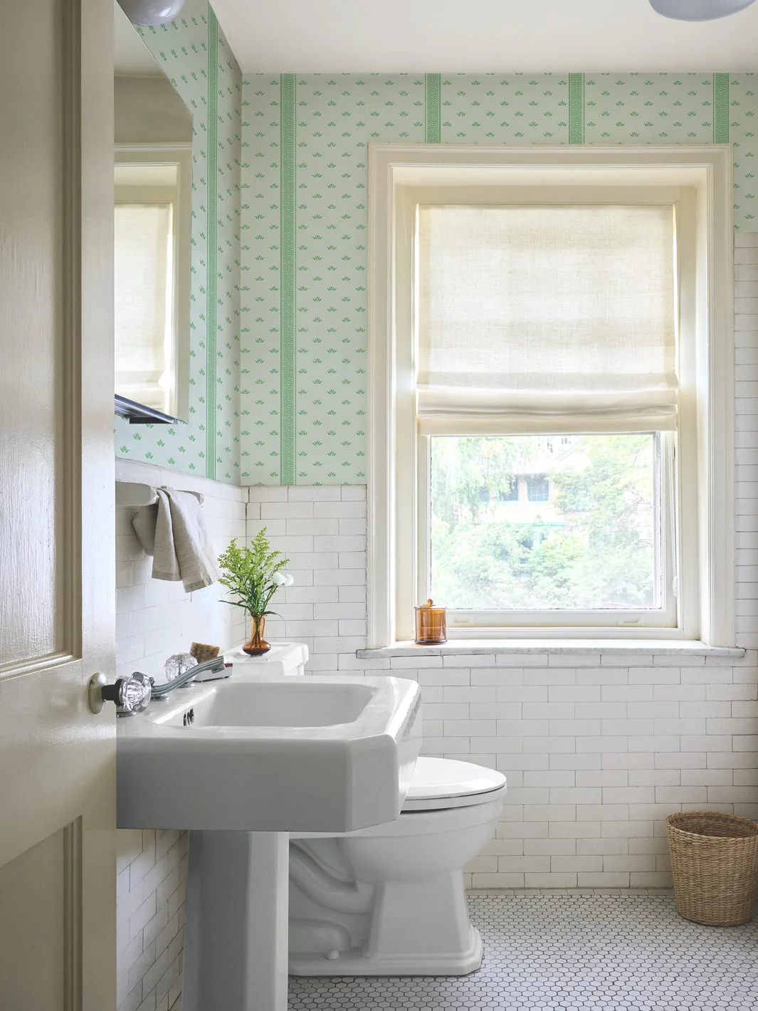DIY Wallpaper Installation: A Step-by-Step Guide for Beginners