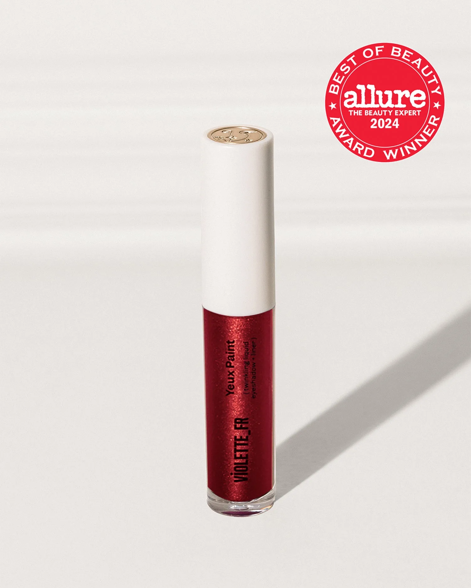 Avis sur le Fard à Paupières Plume Charbon Fumé : Une teinte charbon fumé pour des yeux sensuels