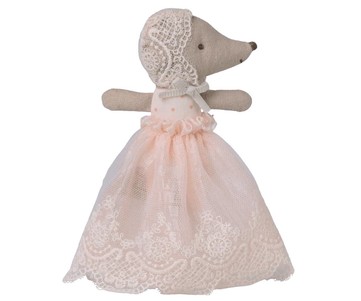 Baby mouse in gown - Powder
