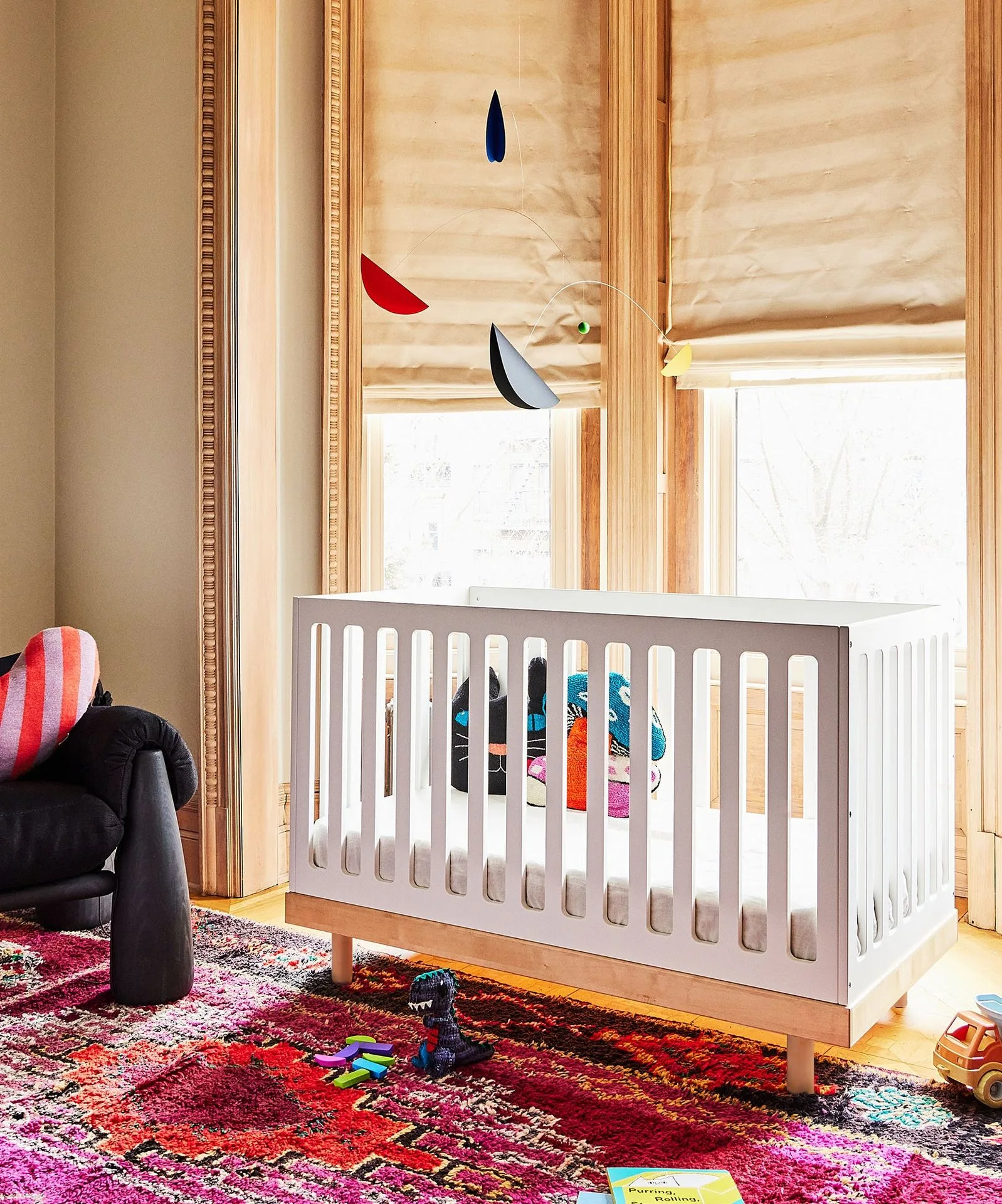 Moss Toddler Bed vs. Classic Crib: Which Oeuf Furniture Is Right for Your Growing Child?