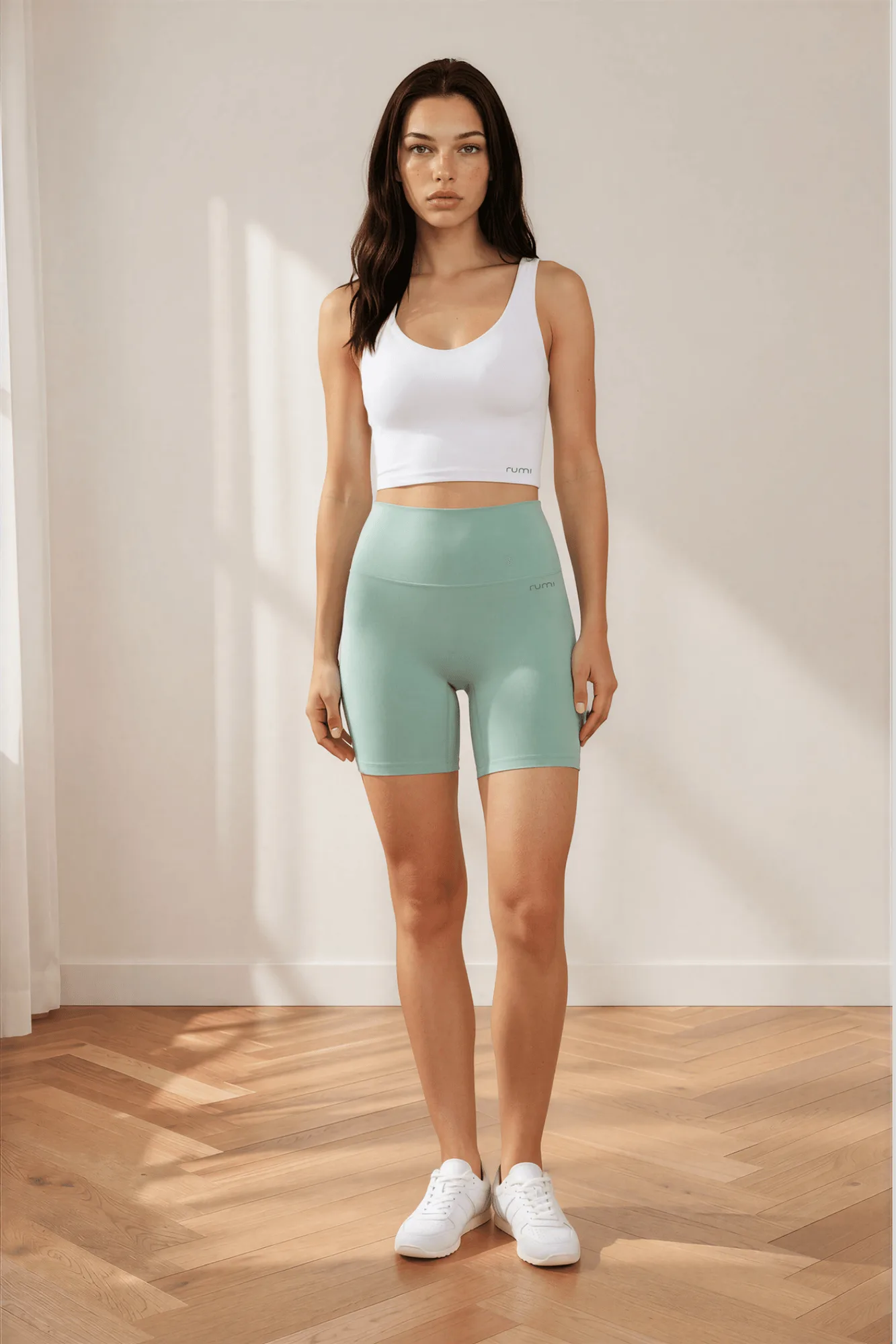 كيفية ارتداء حمالة SunSoft Tank Bra مع شورت Flow لليوجا