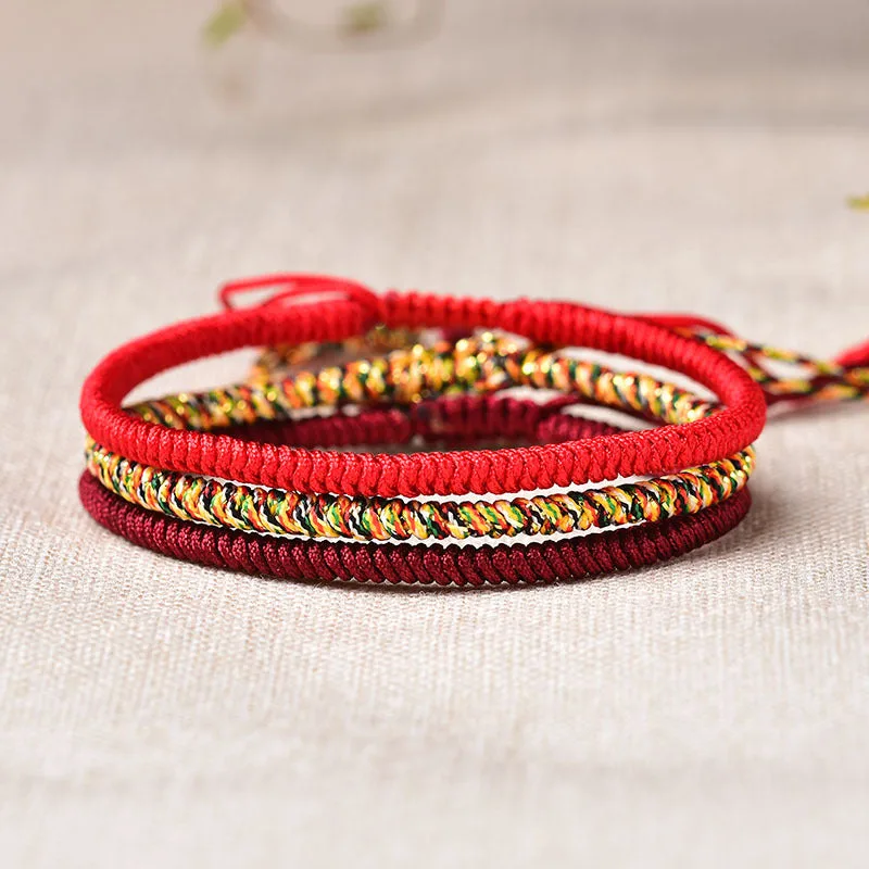 Come scegliere un bracciale buddista con nodo portafortuna