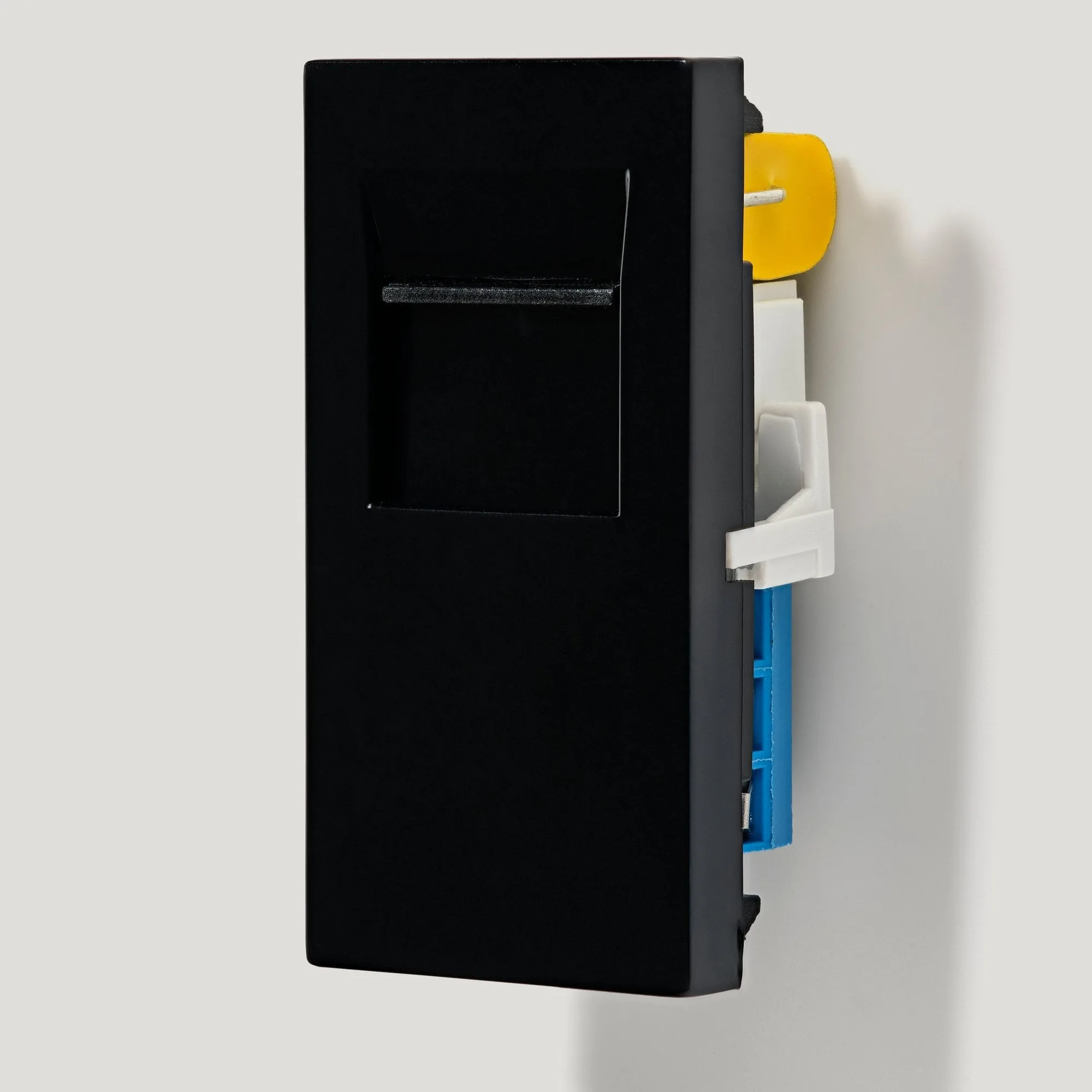 Câbler une plaque Euro 2G pour prises téléphoniques
