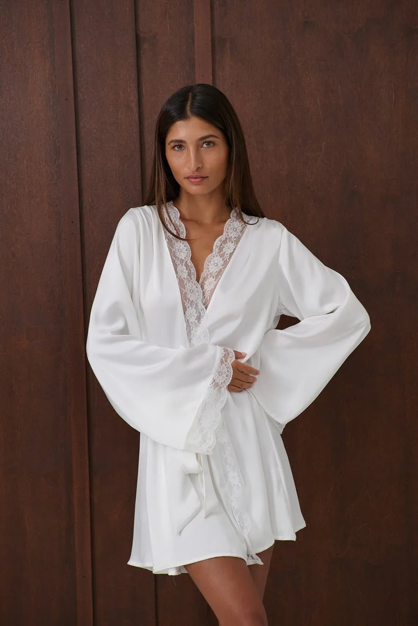 Sidney Robe Ivory: A Luxurious Lounging Essential