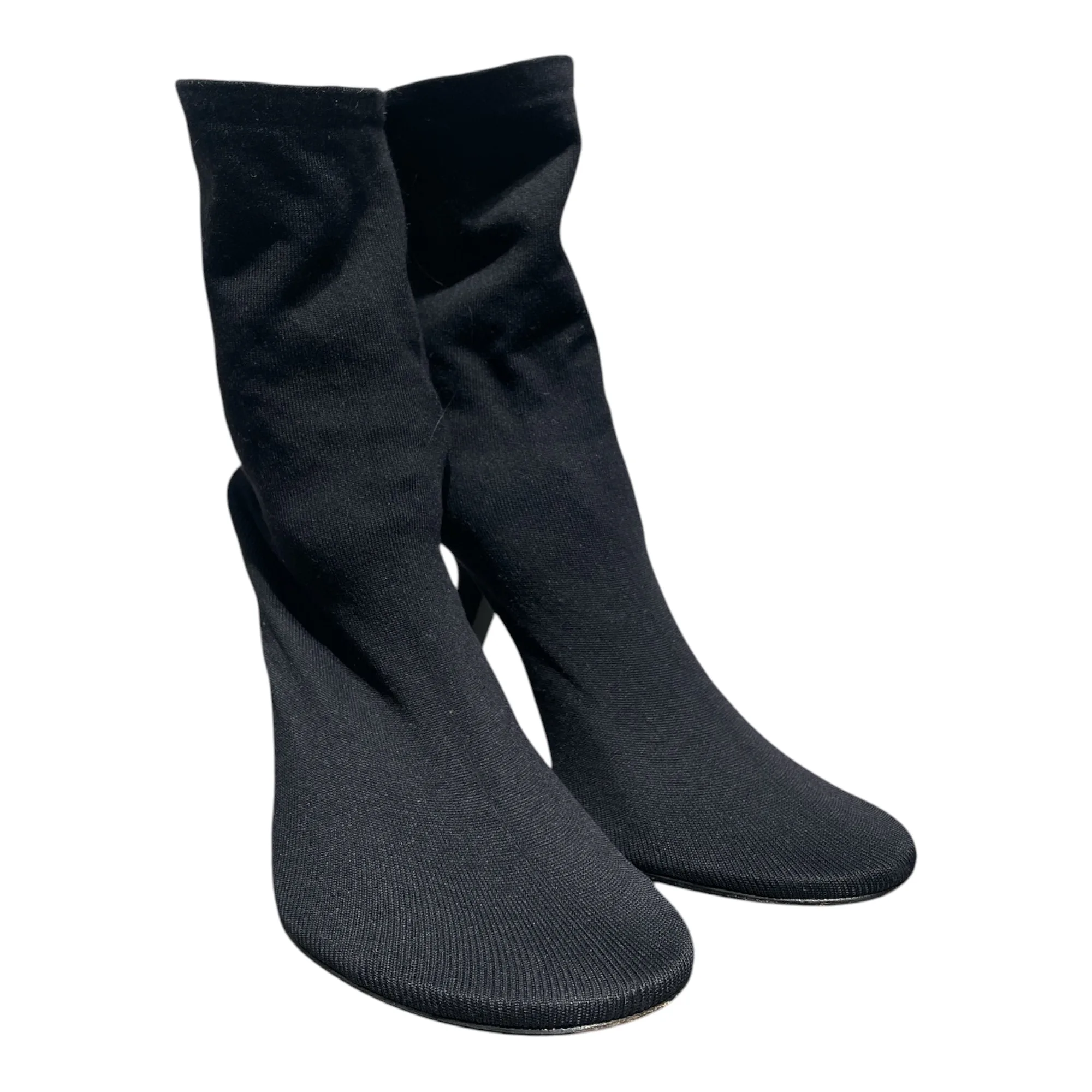 Cómo usar los tacones Balenciaga Knife Ankle Sock