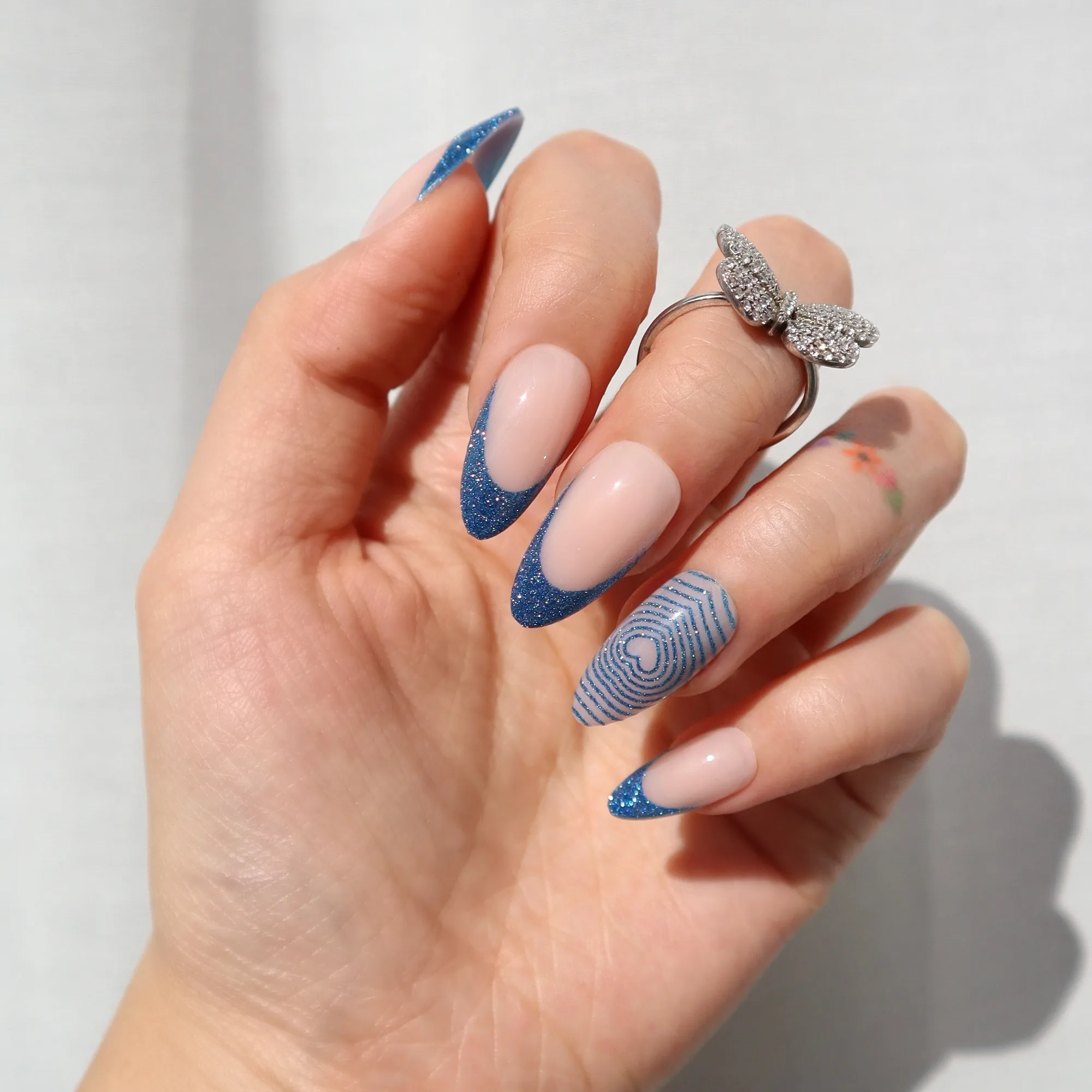 Tendencia: crece la demanda de uñas postizas ultrafinas