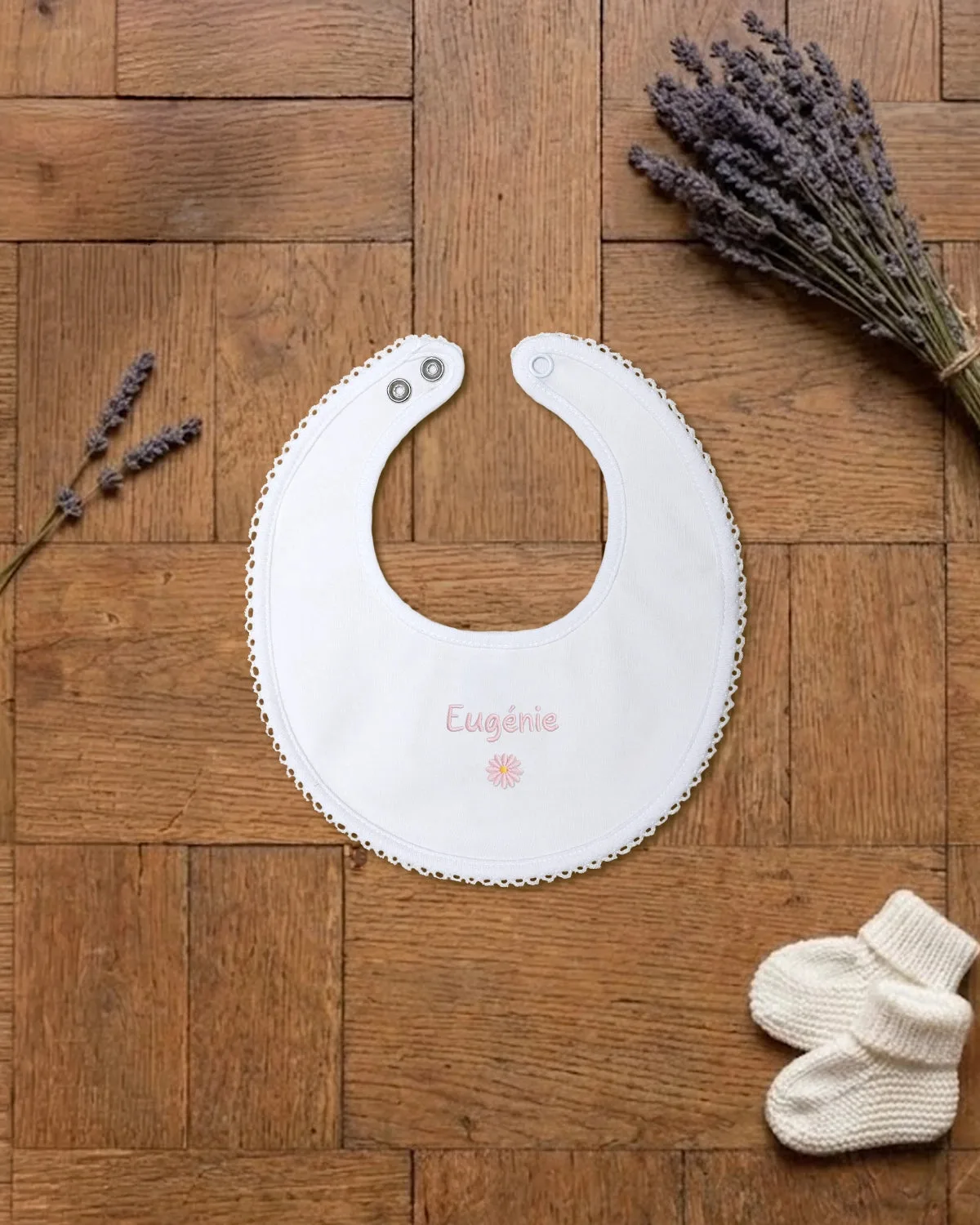 Bavoir naissance fille en coton blanc à personnaliser au prénom