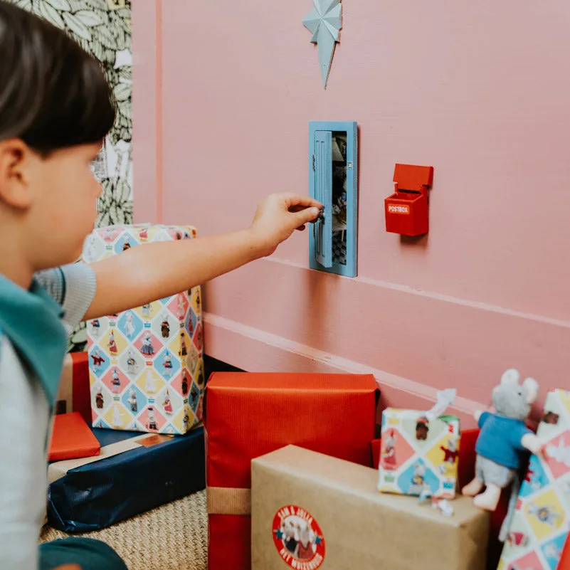 DIY Furniture LITTLE MOUSE DOOR