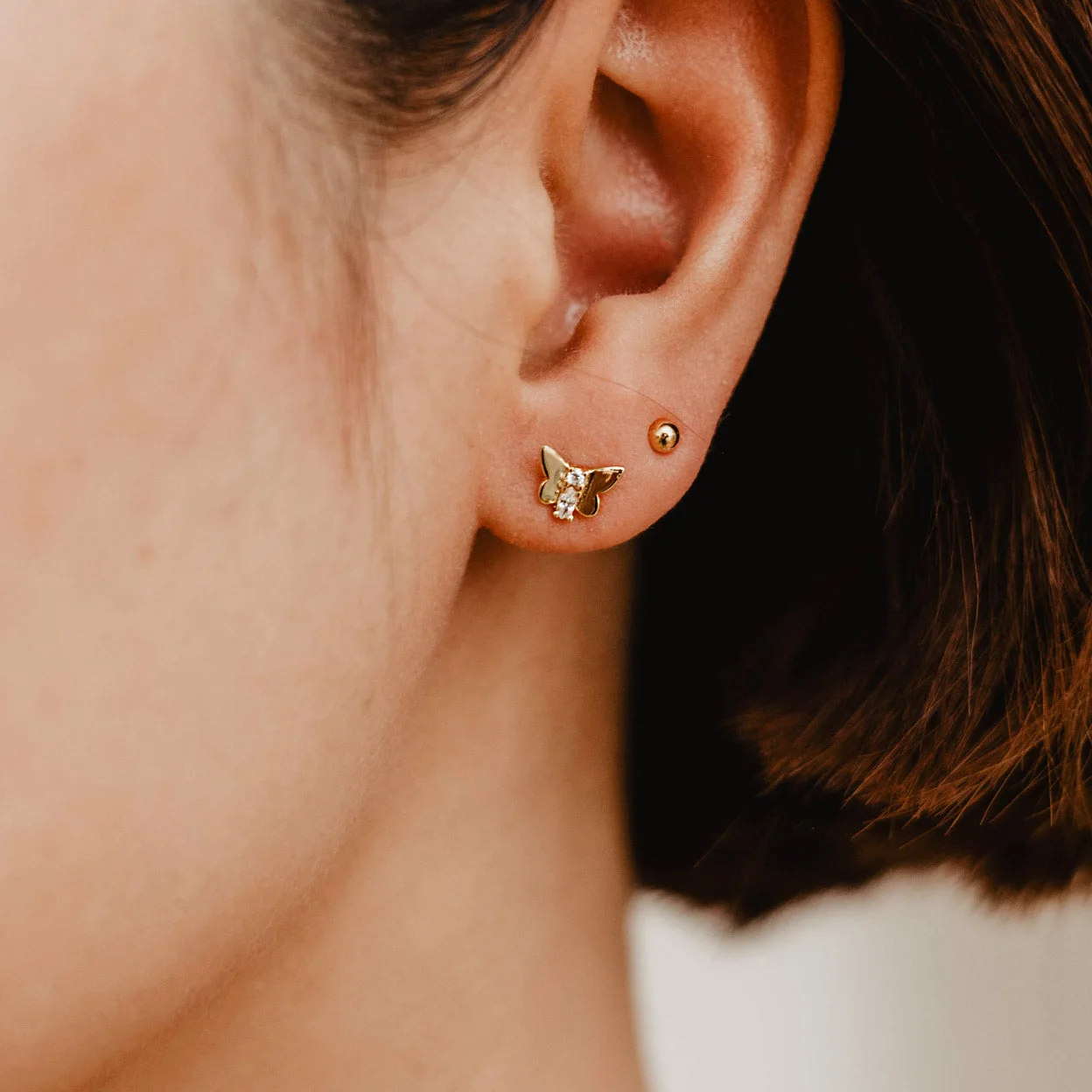Pendientes de botón mariposa