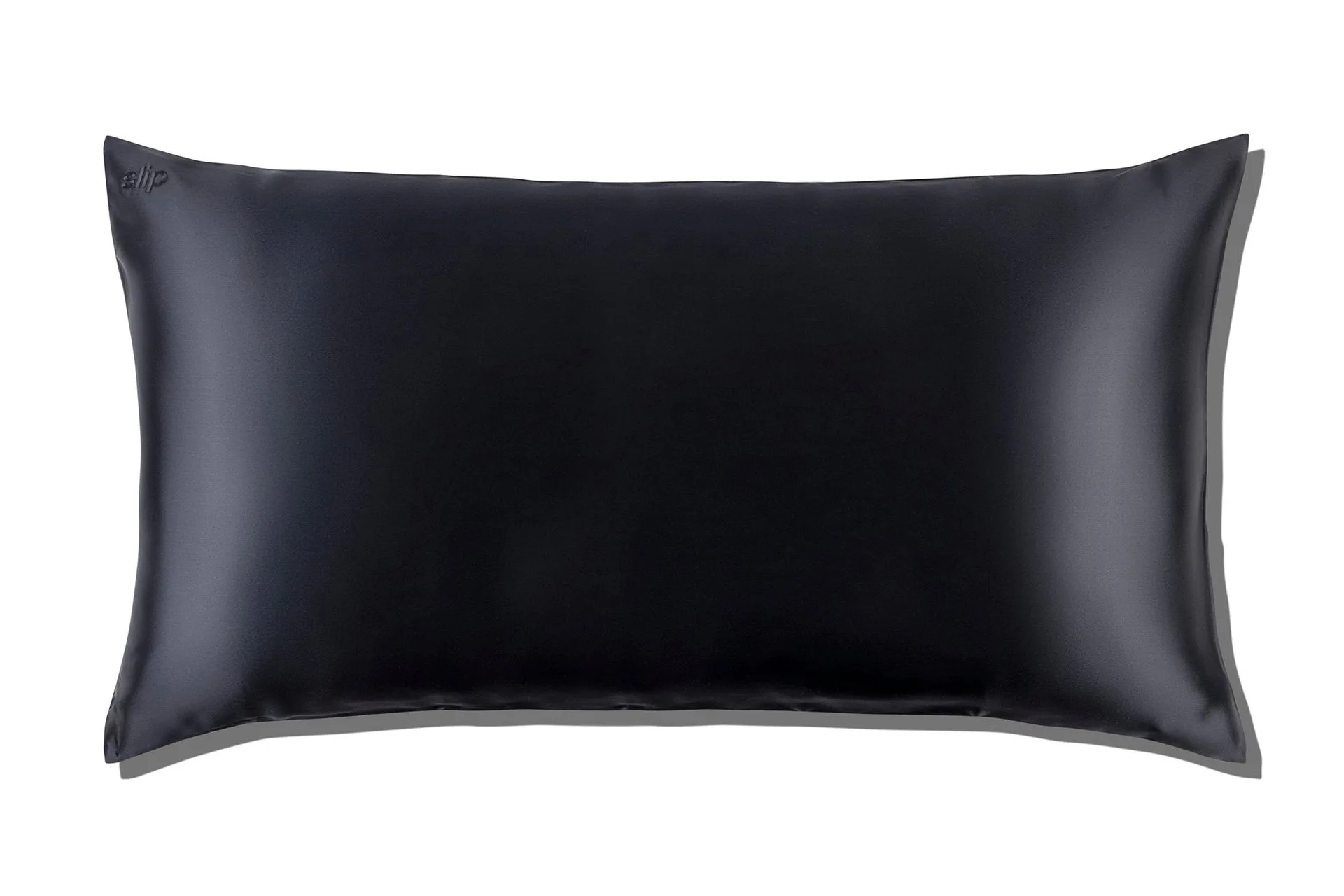 How to Layer Silk Pillowcases and Sleep Masks for Maximum Overnight Hydration