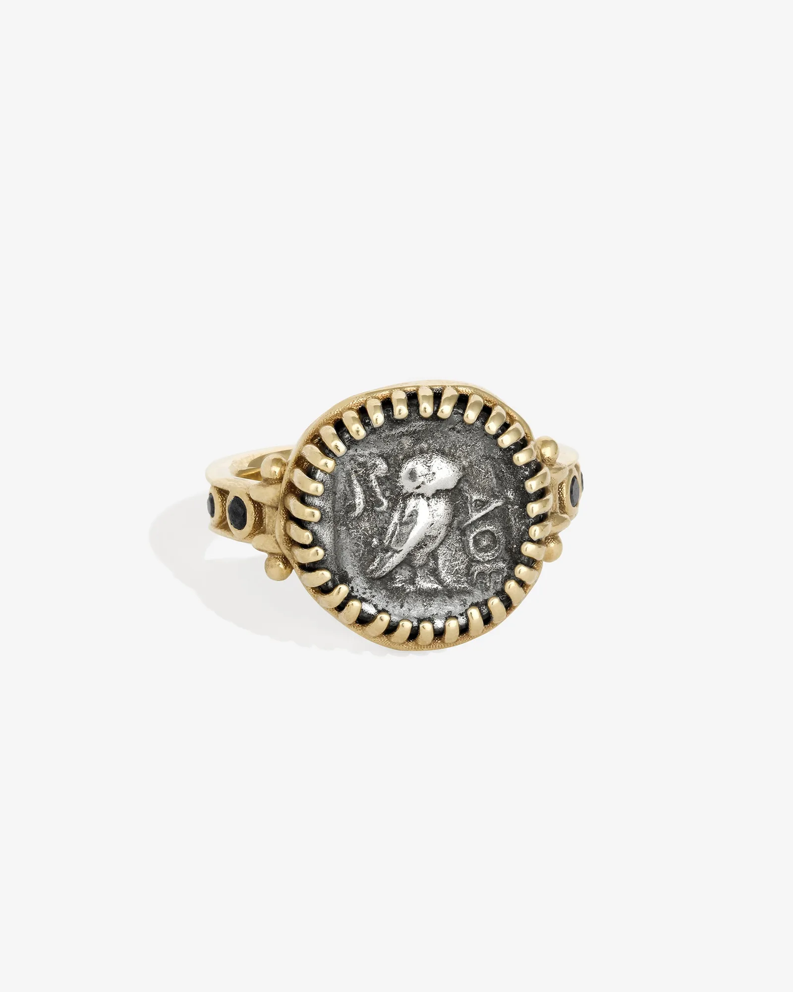 How to Build a Capsule Jewelry Collection: 7 Pieces That Work Together