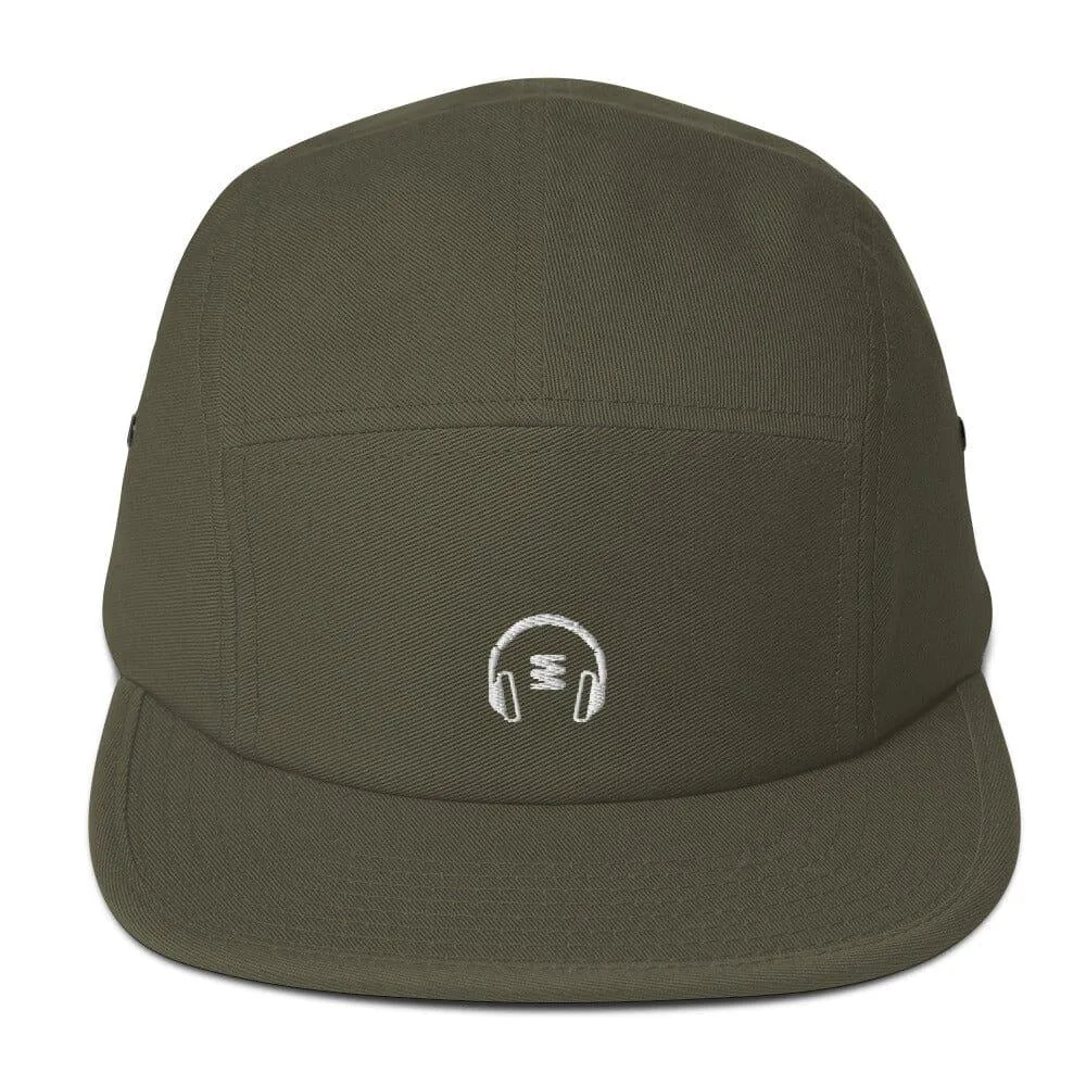 دليل شراء قبعة Five Panel لعشاق الصوت