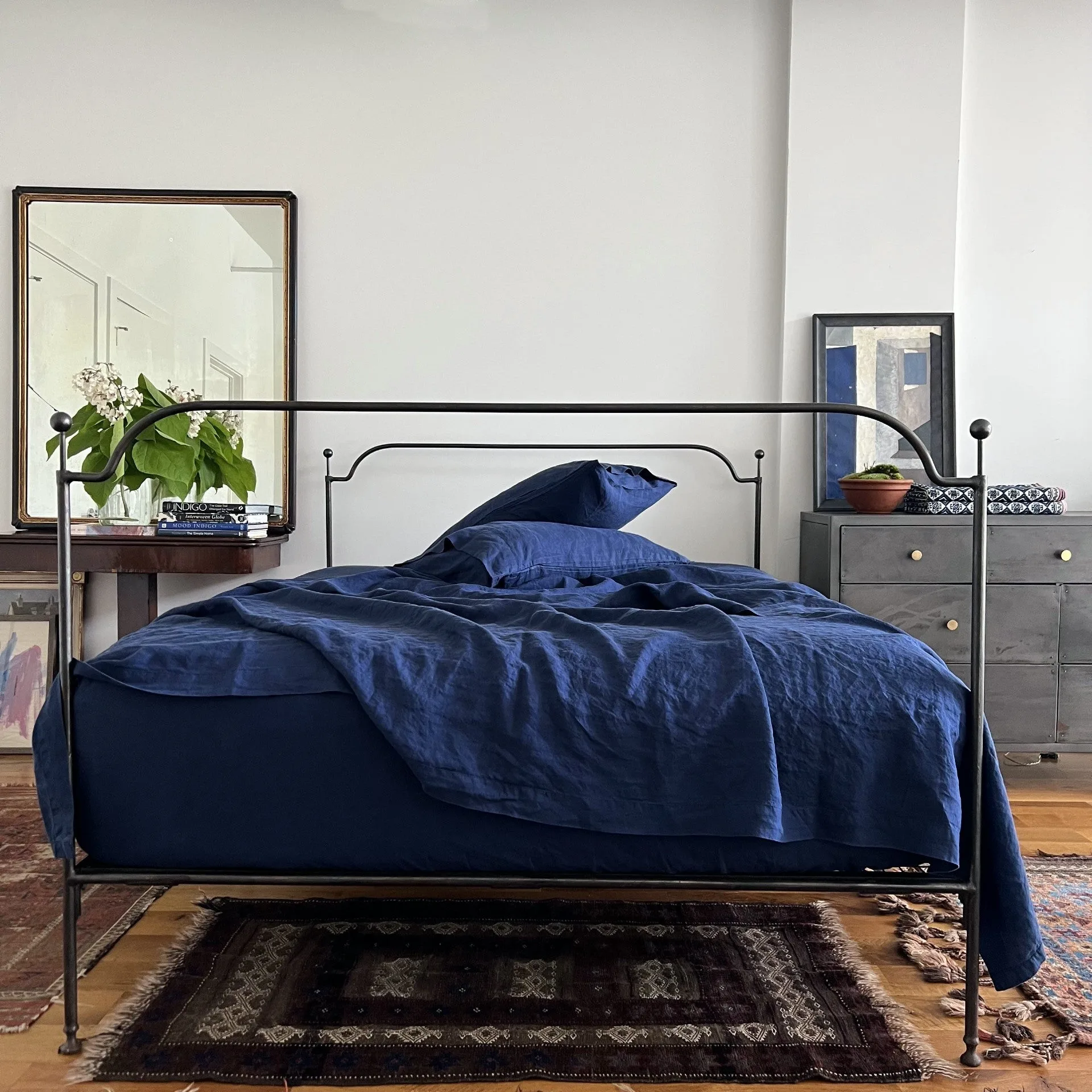 How to Style a Linen Tablecloth for a Rustic Dinner Party