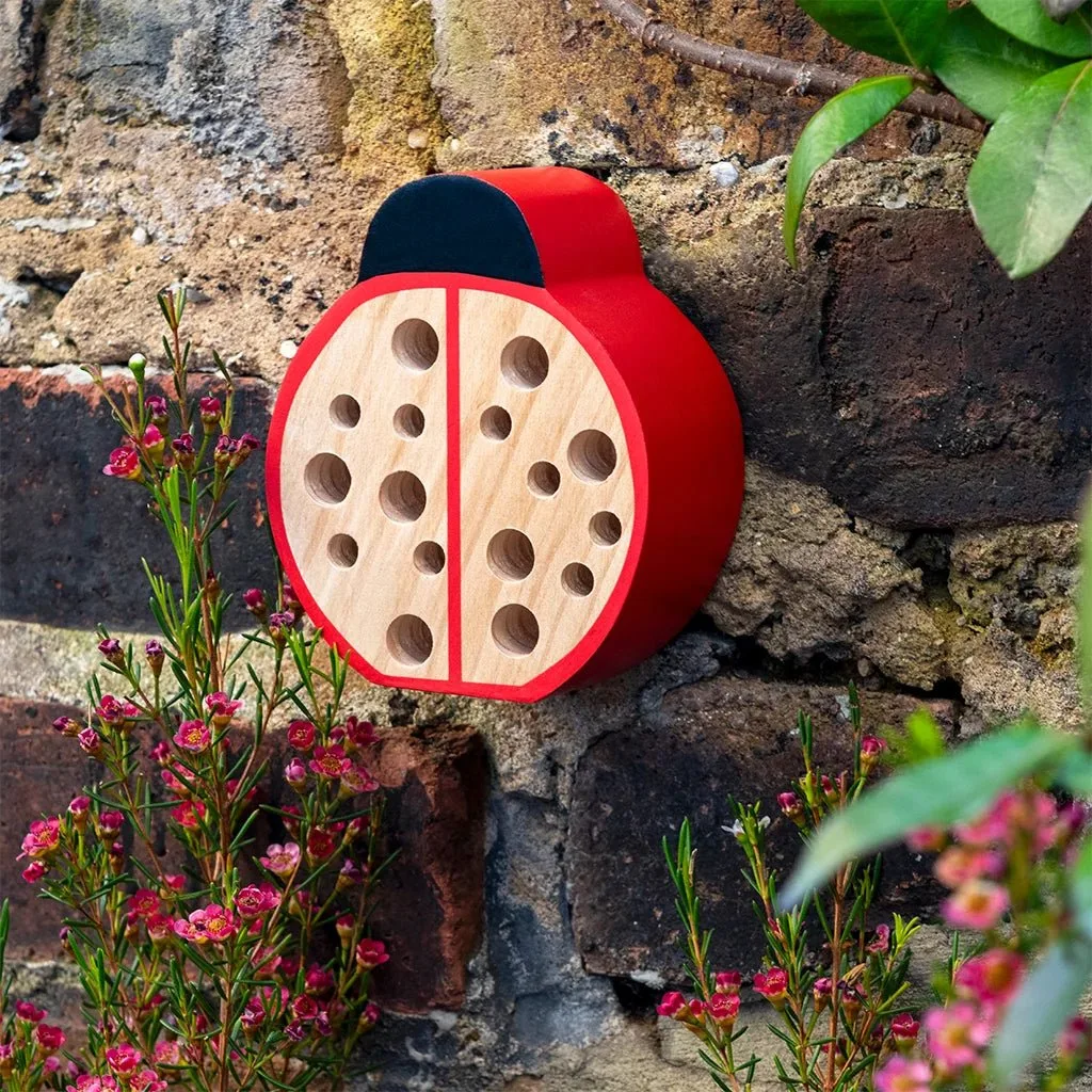 Insektenhotel für den Garten bauen
