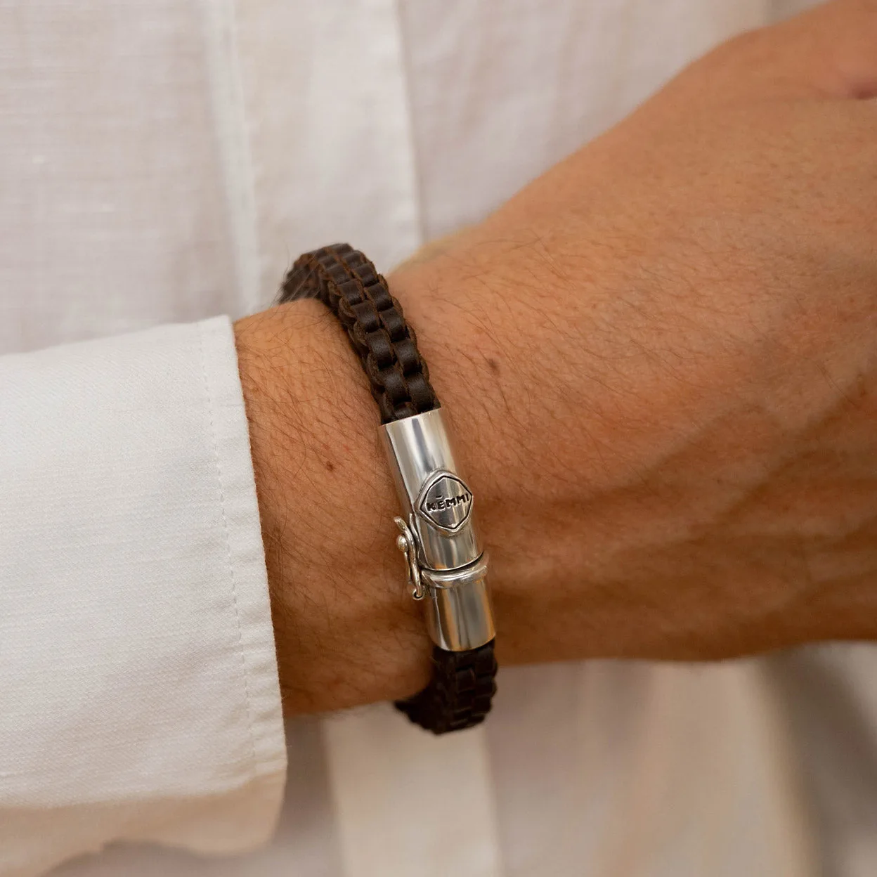Square vs Flat Leather Bracelet: Which Fits Your Style? (46 chars)
