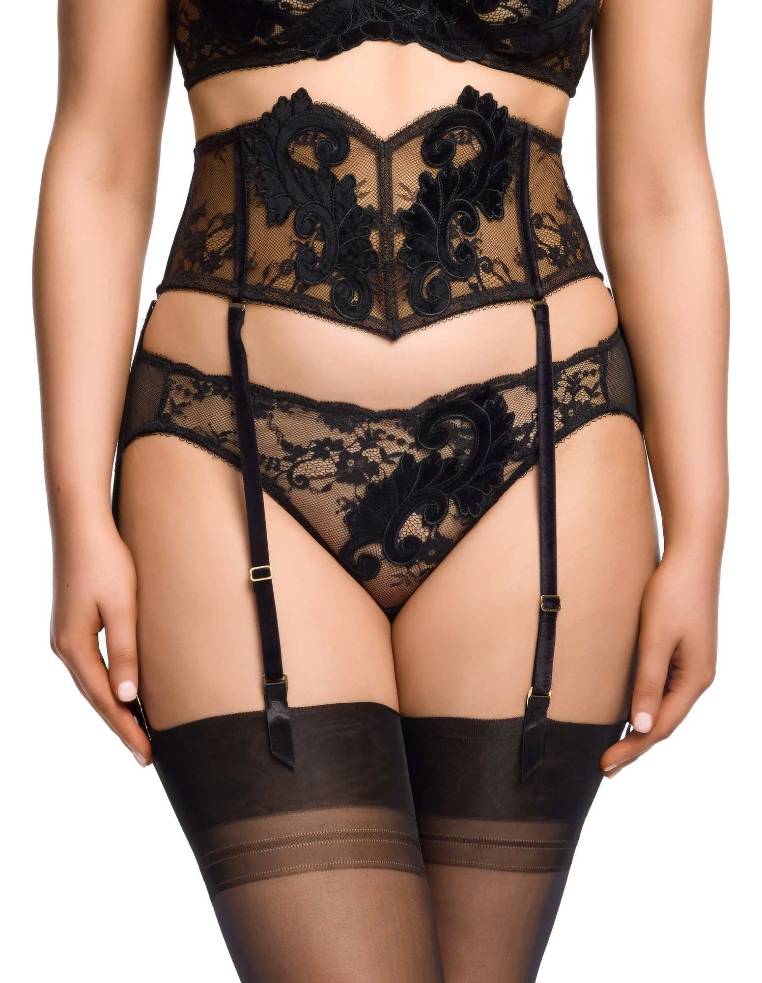 Velveteese Suspender - Black