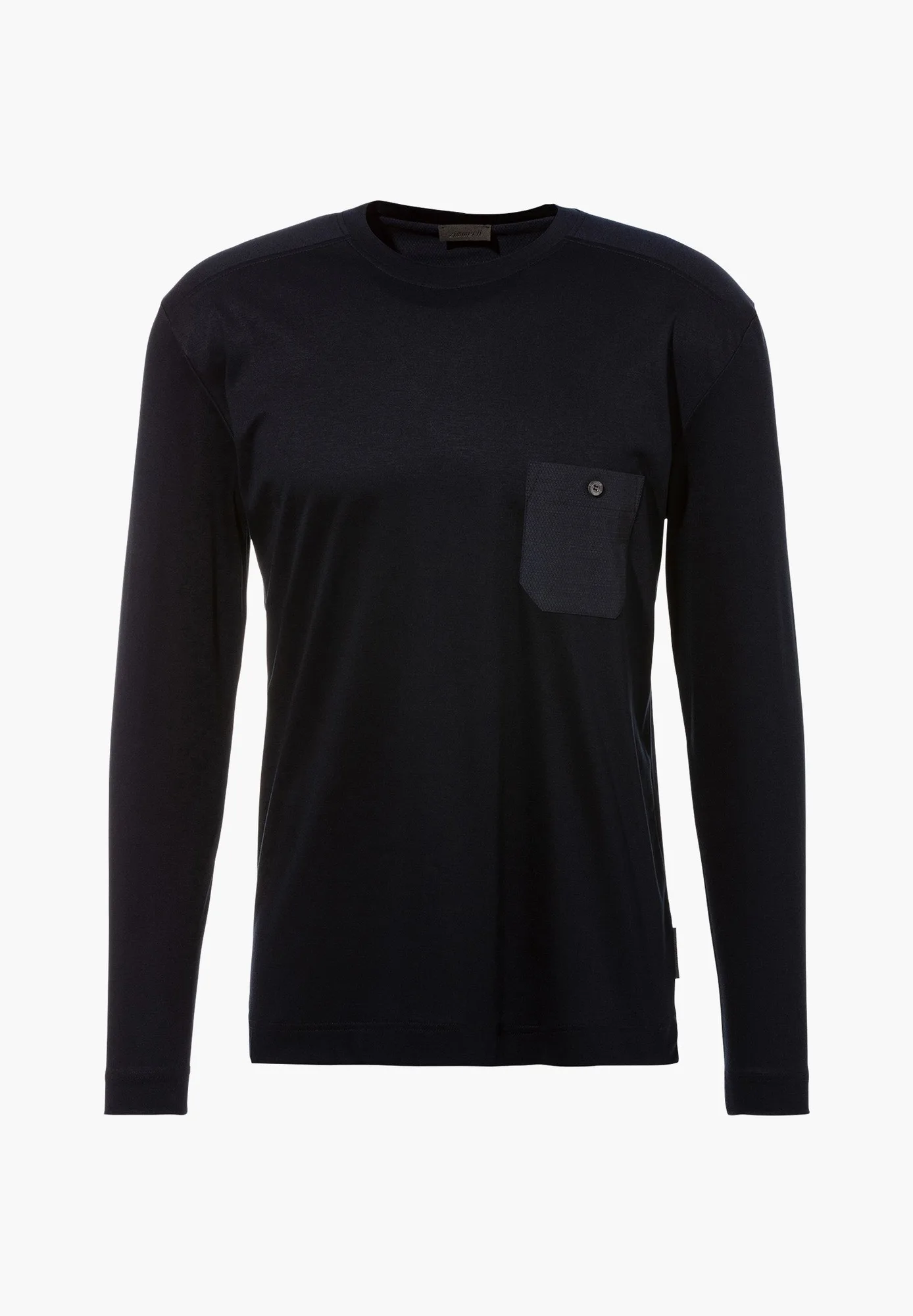 Superposer un t-shirt à manches longues pour l'hiver