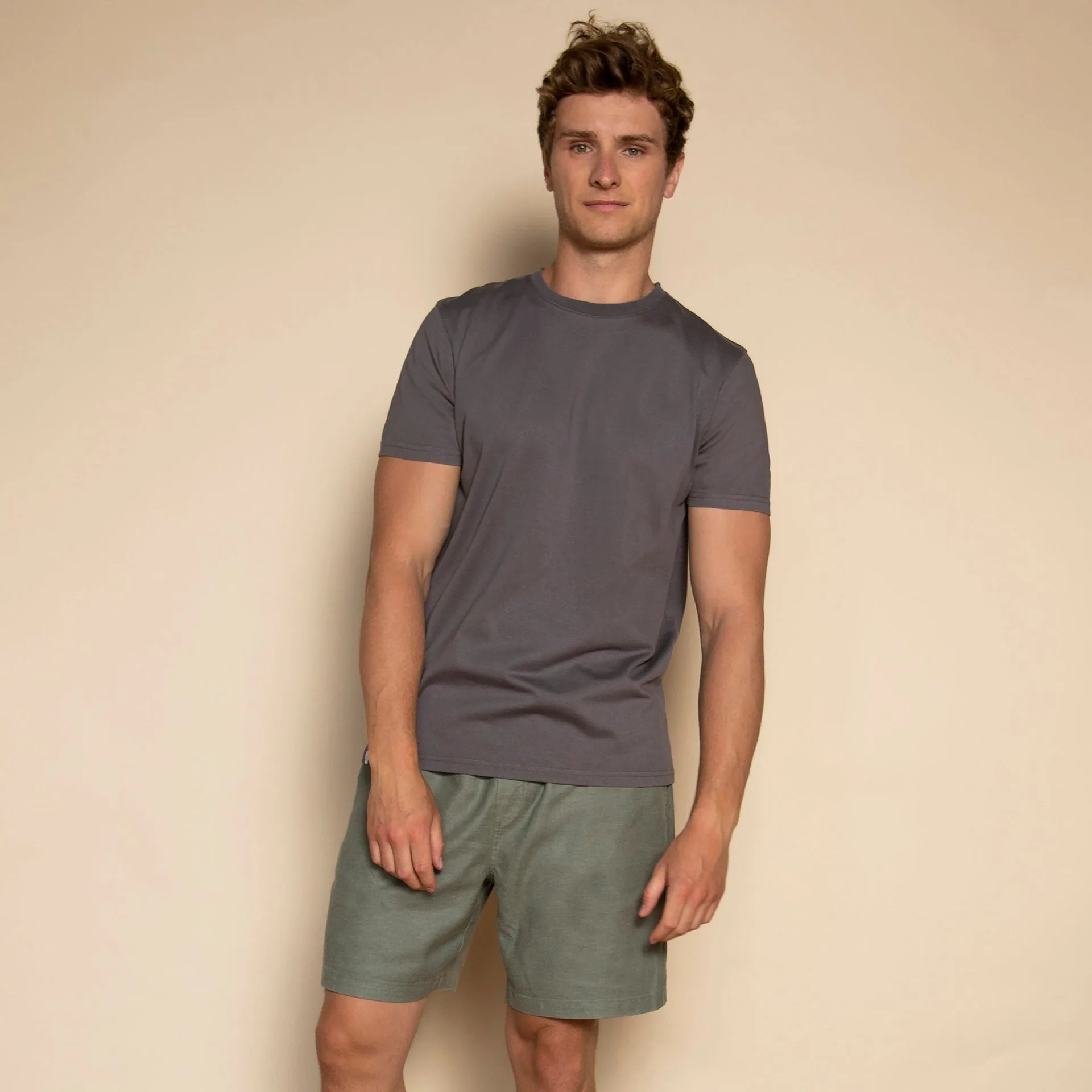 How to Style Charcoal Men's Lounge Shorts for Casual Outfits